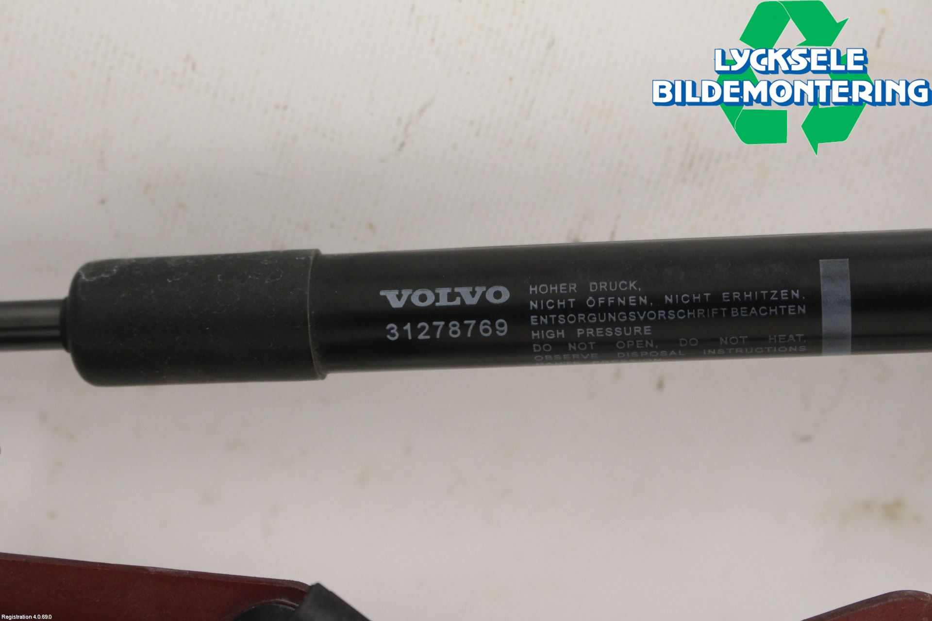 Volvo S60 11-13 Huvgångjärn