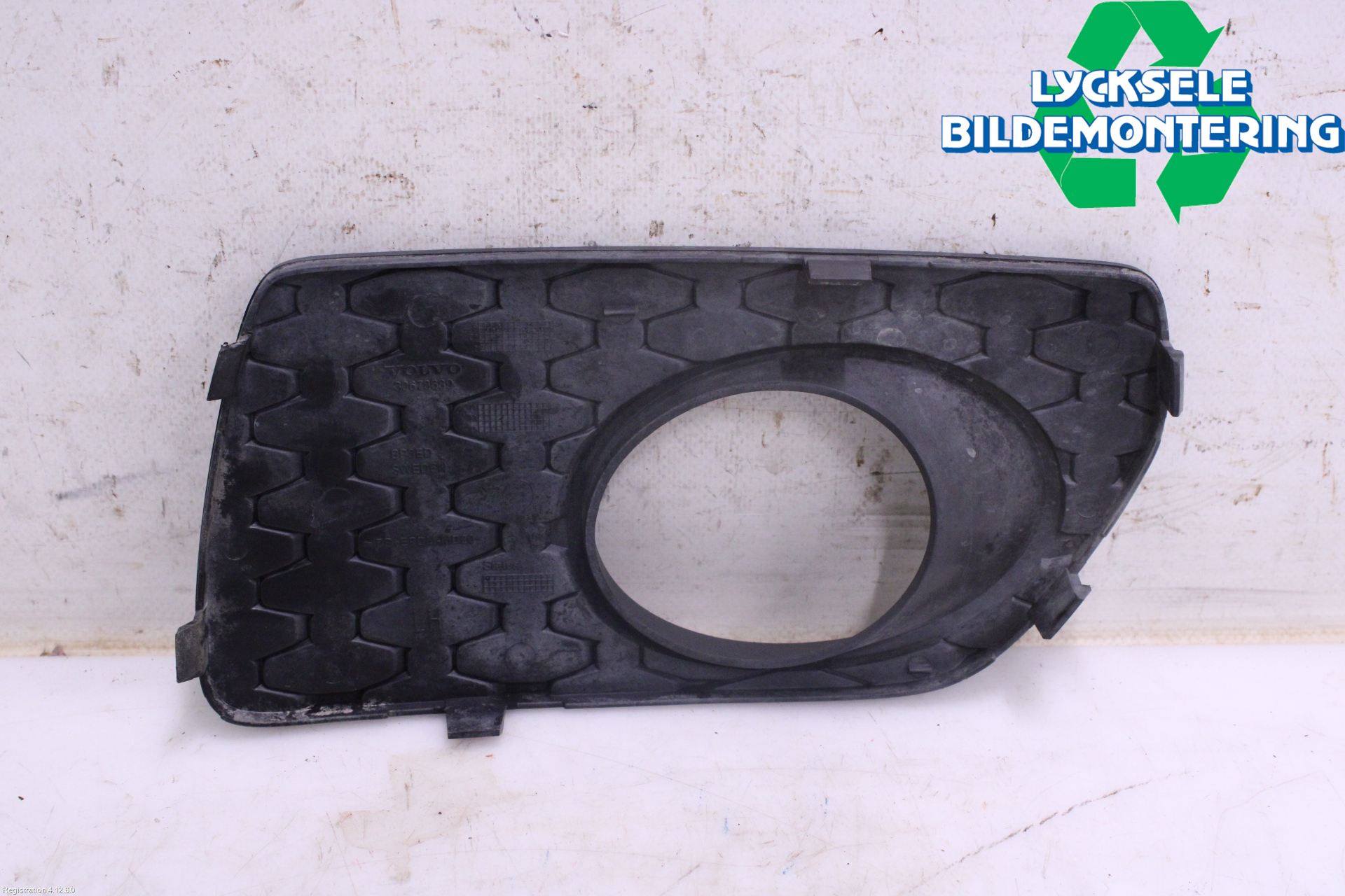 Volvo XC70 08-13 Dimljussarg Fram