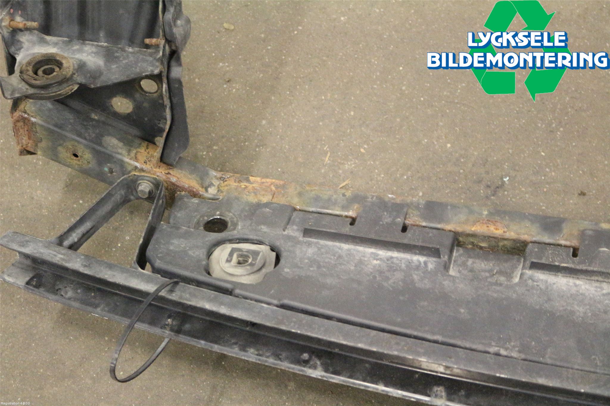 Nissan QASHQAI+2  10-14 Frontkorg