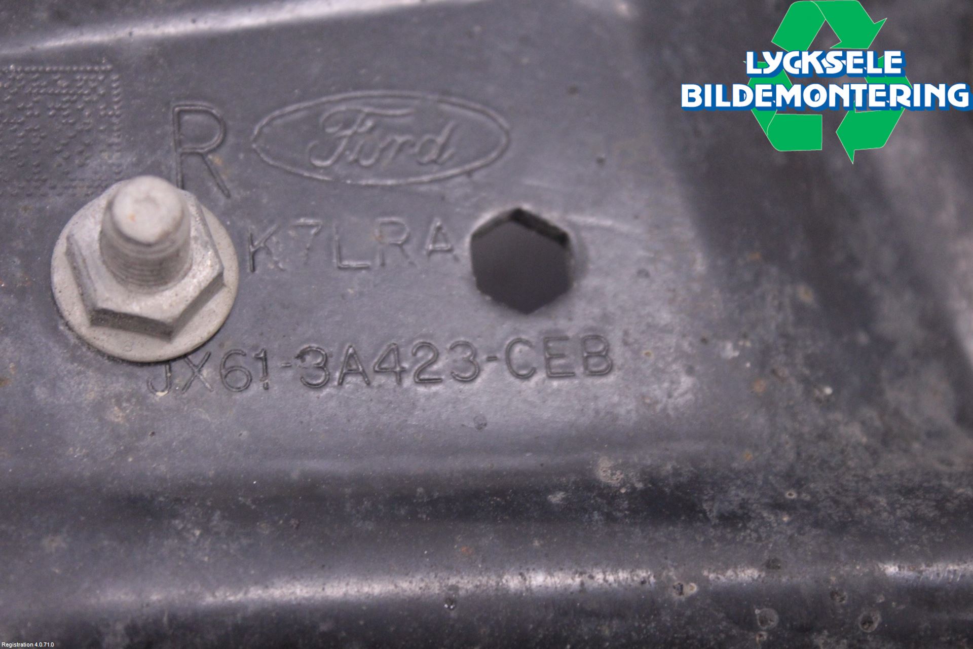 Ford FOCUS 19- Bärarm Fram Undre Hö