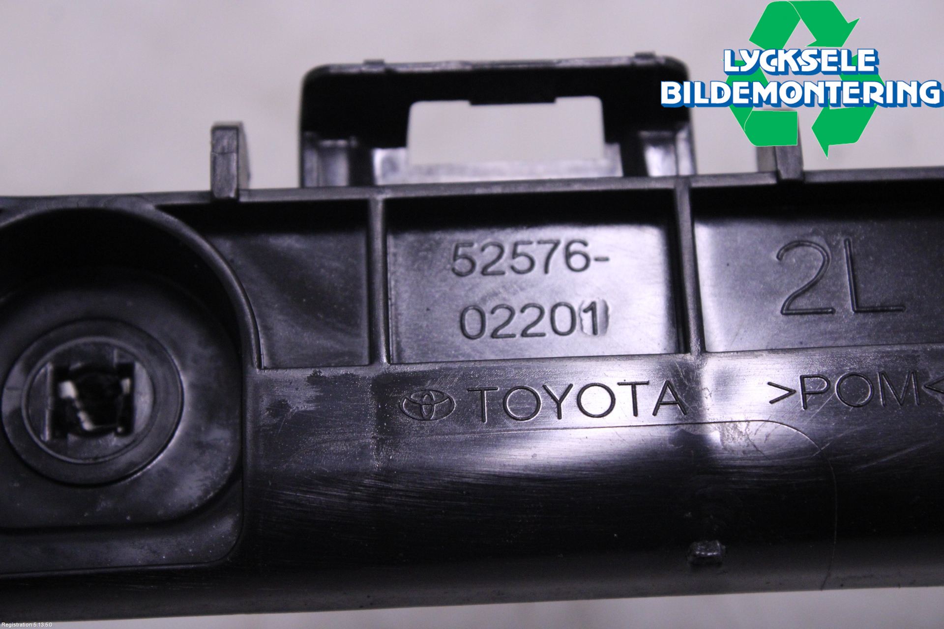 Toyota COROLLA 19- Stötfångarfäste Bak Vä