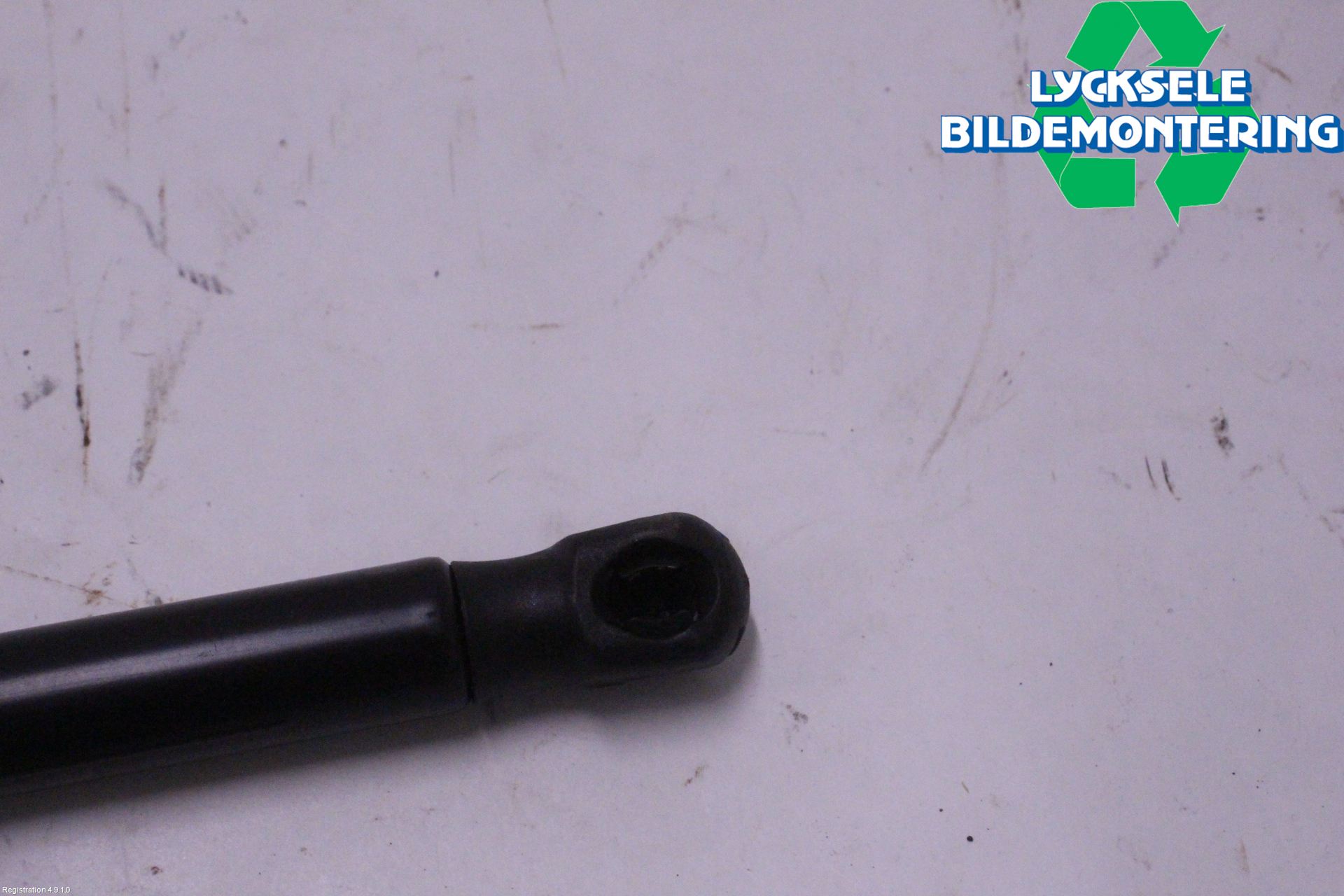 Volvo V90 17->> Gasfjäder Motorhuv