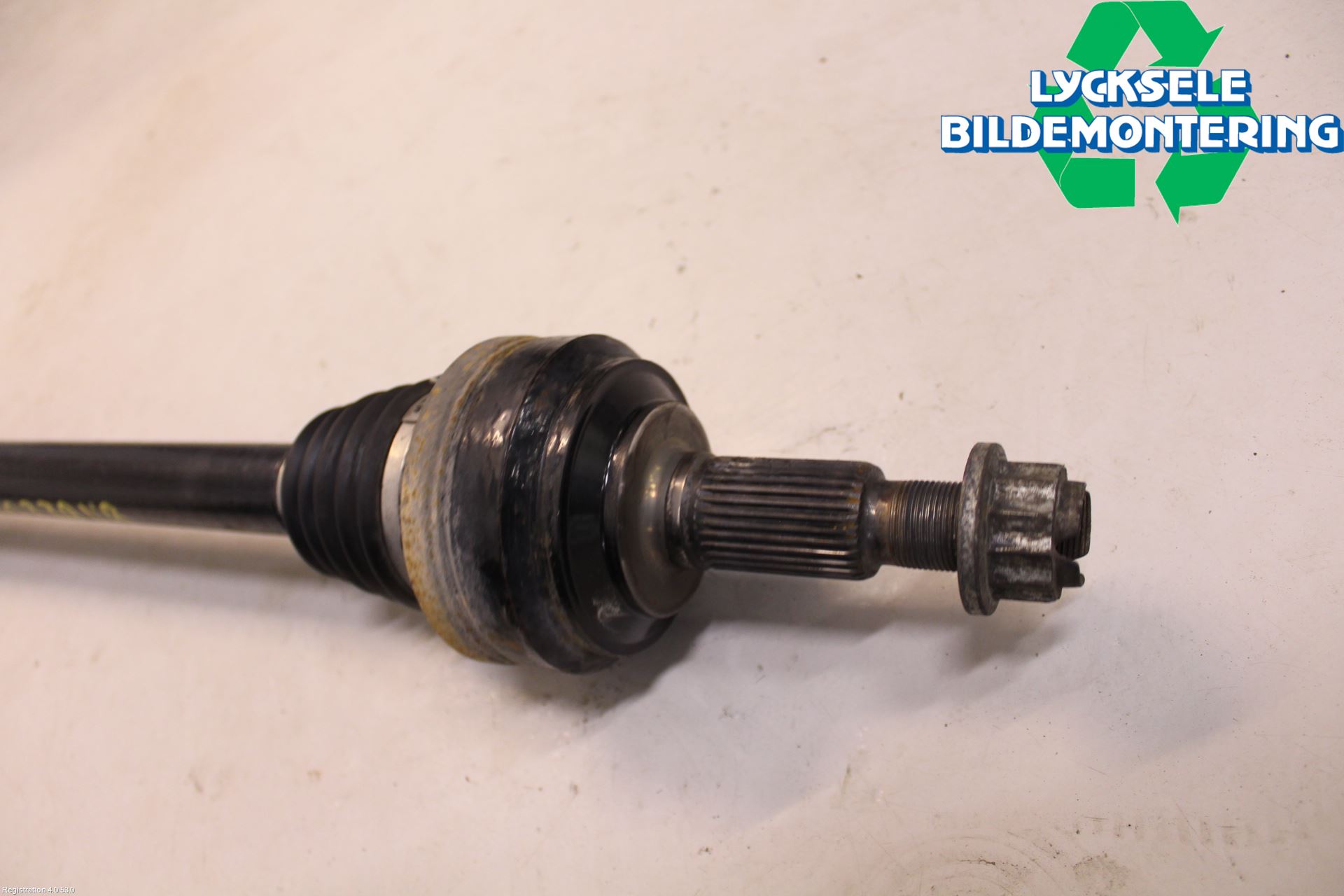 Volkswagen VW TOUAREG 7P 11-18 Drivaxel Bak Vänster