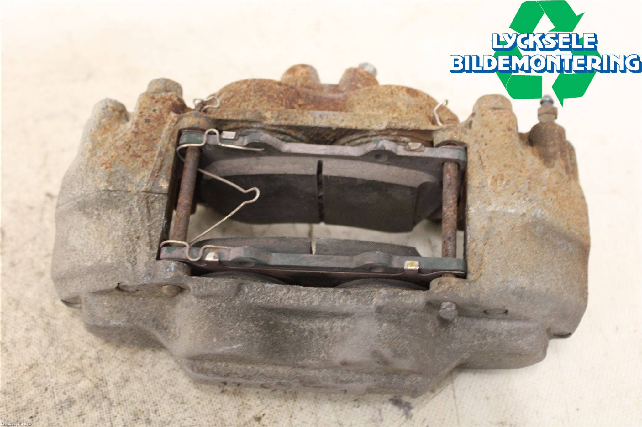 Toyota HILUX 16- Bromsok Fram Höger