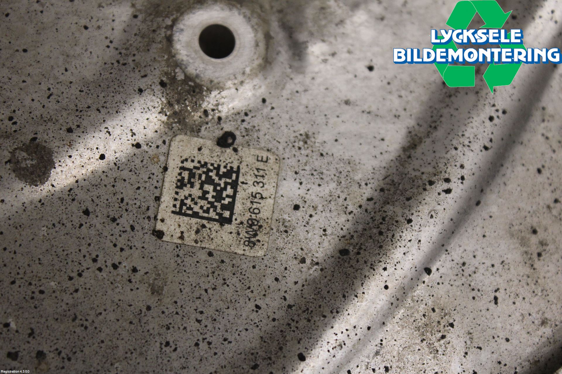 Audi A6 F2/C8 19- Bromssköld Fram