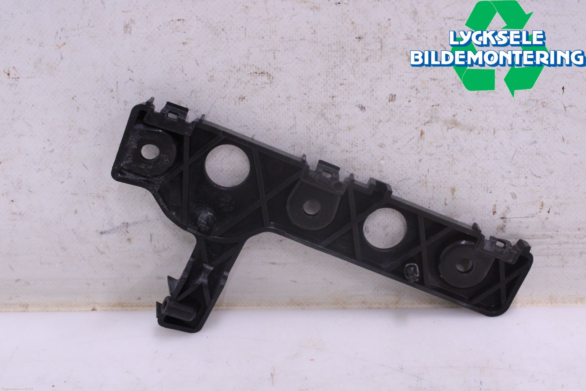 Ford KA+ 16-20 Stötfångarfäste Fram Vä