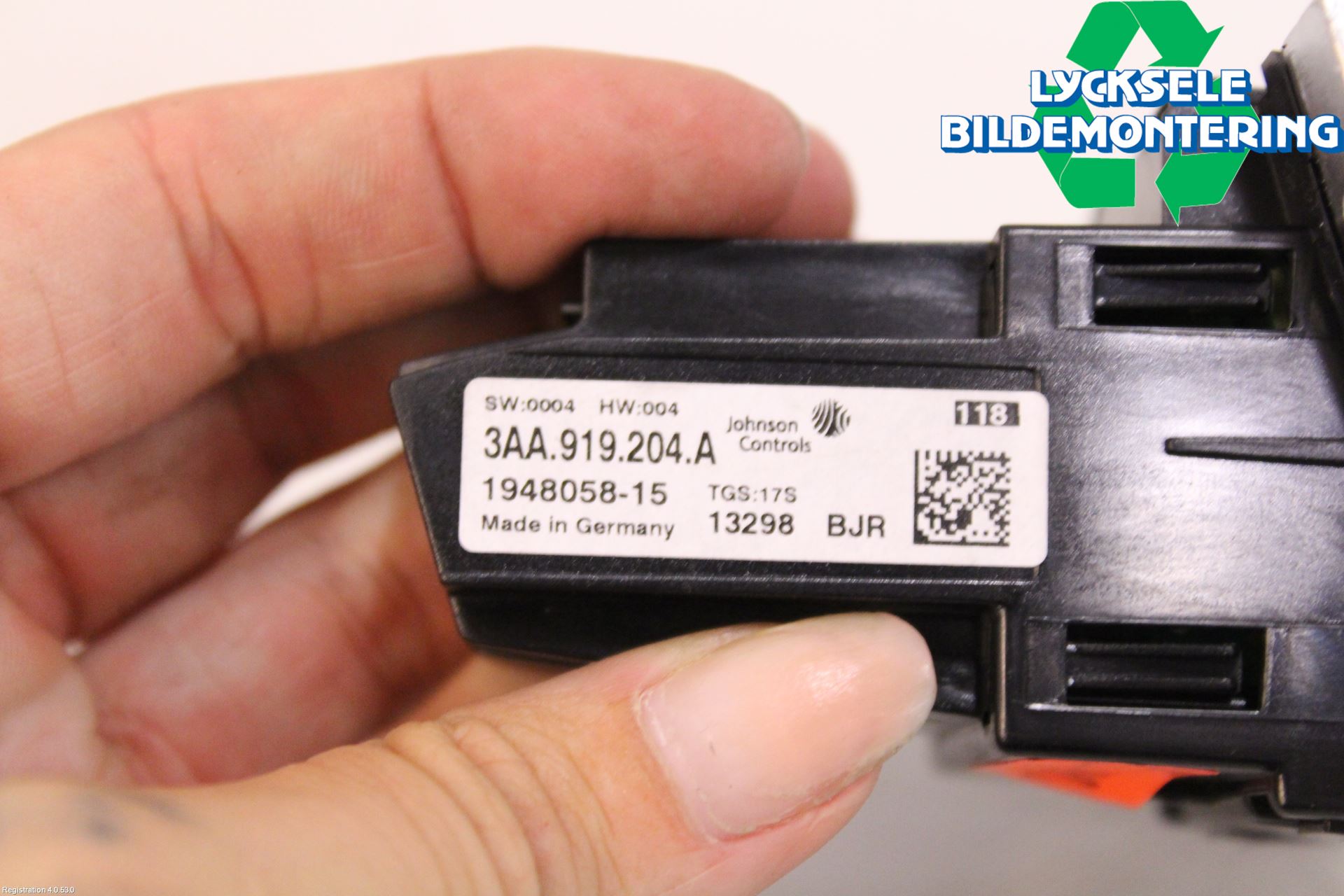 Volkswagen VW PASSAT 11-14 Instrument Klocka