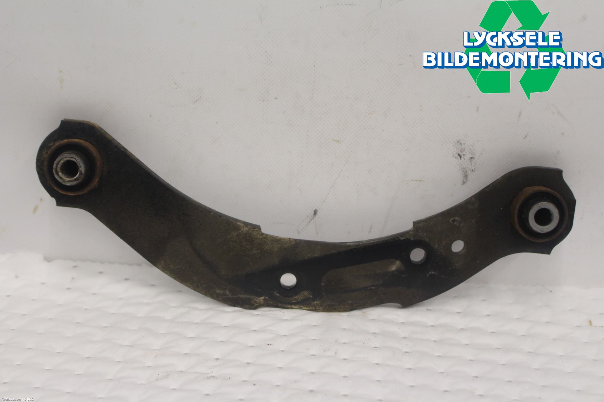 Mitsubishi OUTLANDER 13-21 Bärarm Bak Höger