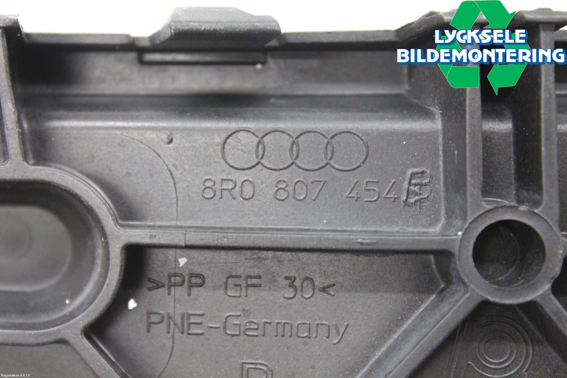 Audi Q5 09-16 Stötfångarfäste Bak Hö