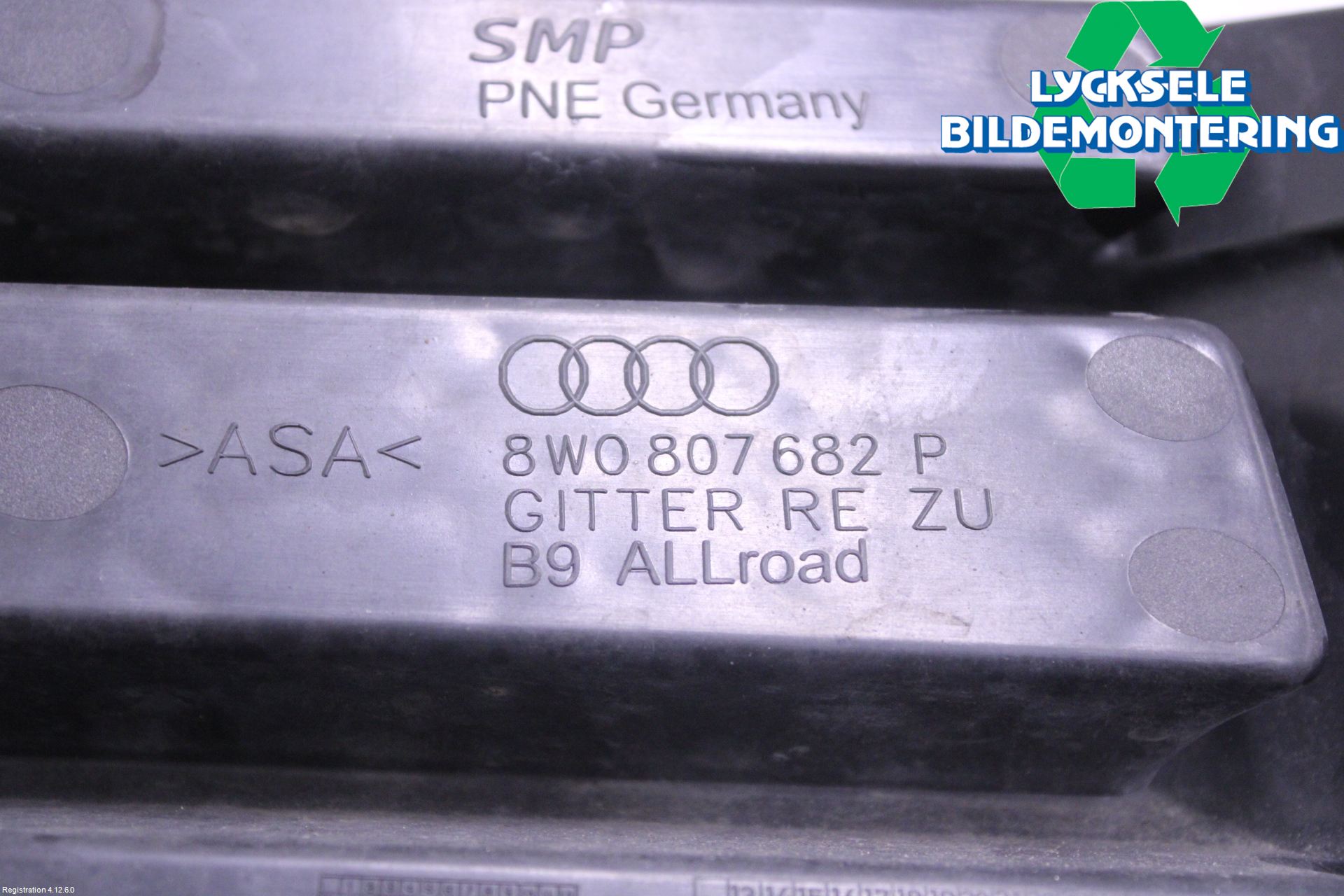 Audi A4 ALLROAD 17- Grilldel Höger