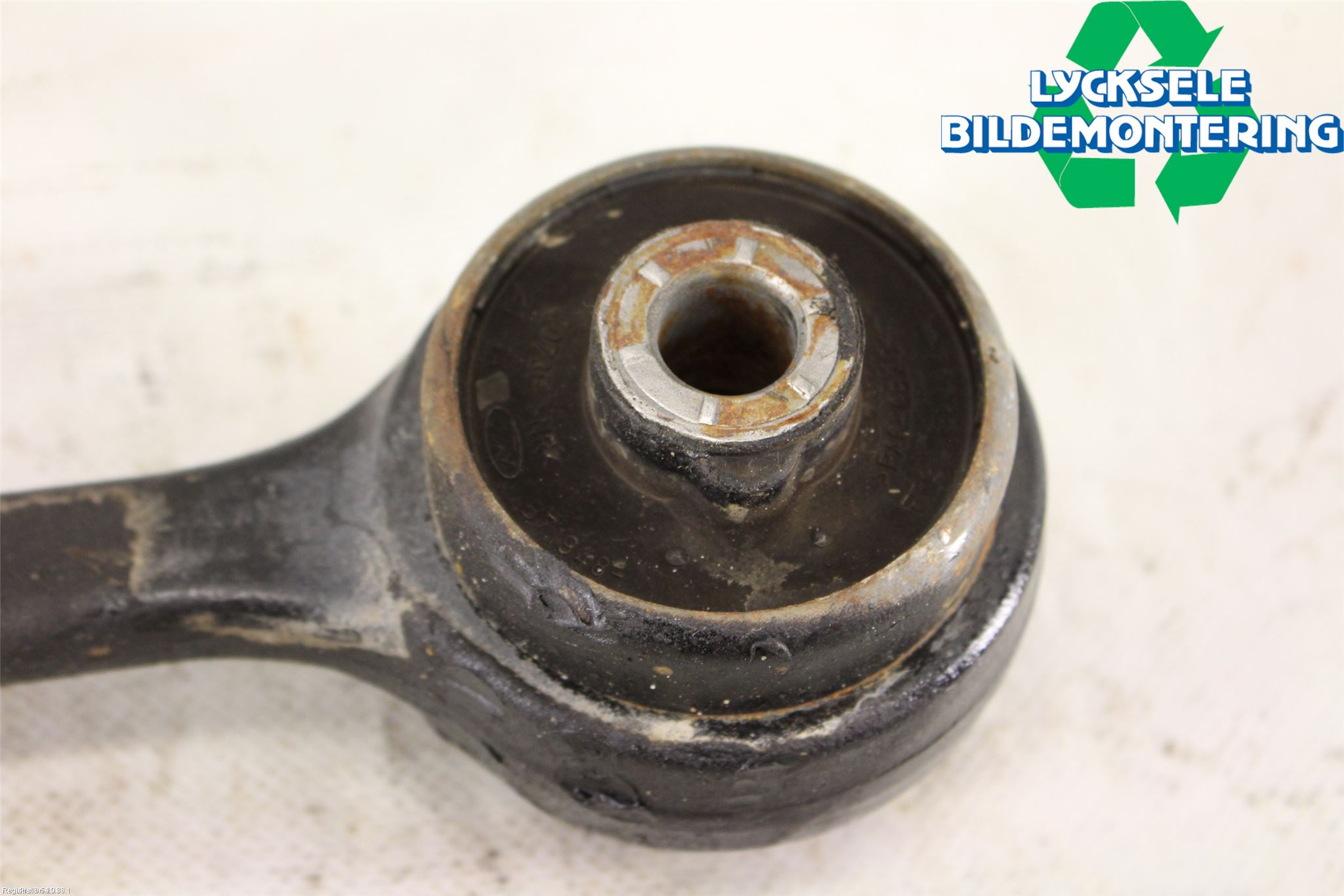 Ford MUSTANG VI 15-22 Bärarm Fram Undre Hö