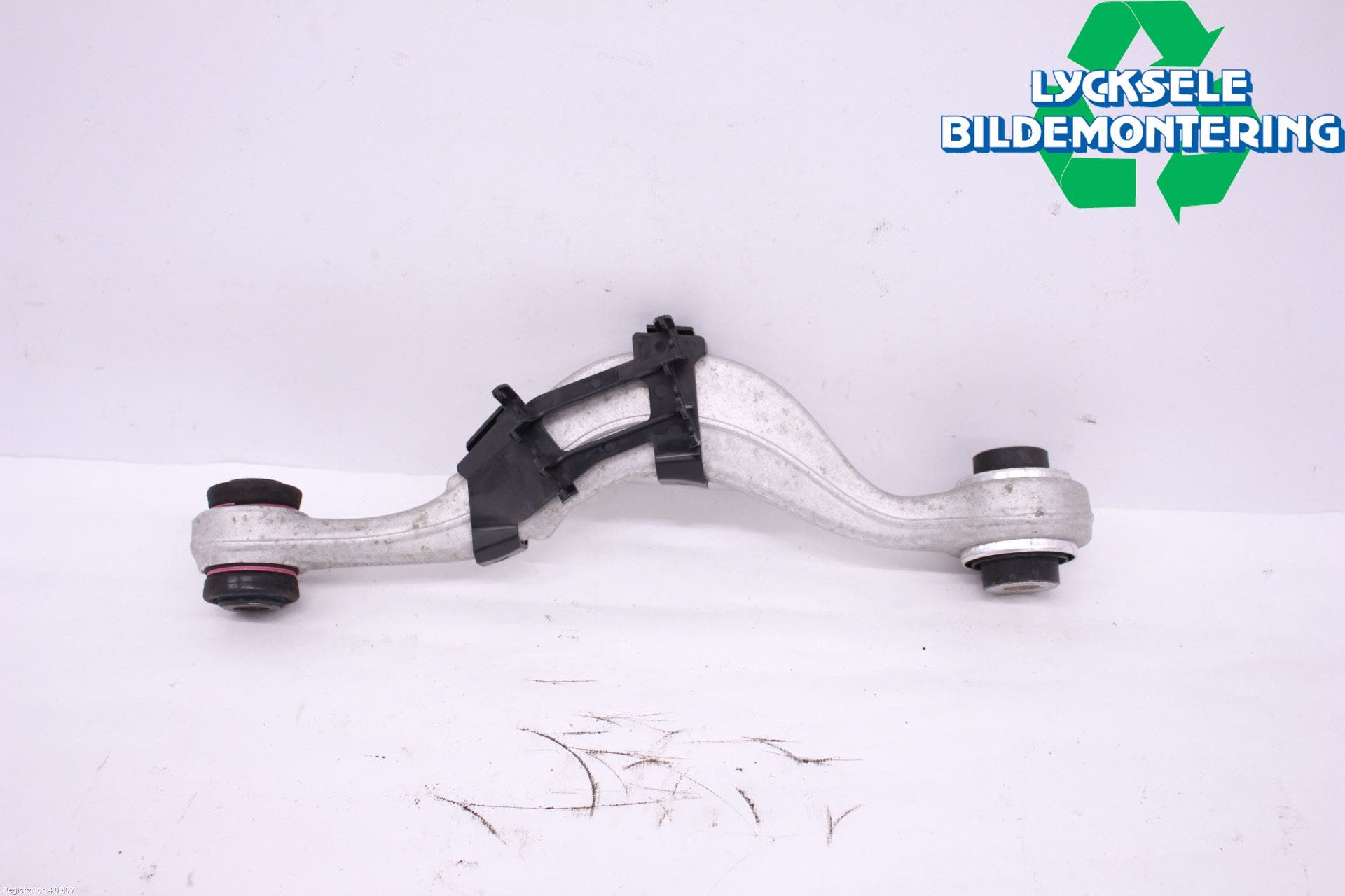 BMW 5 G30/G31/F90 17-23 Bärarm Bak Höger