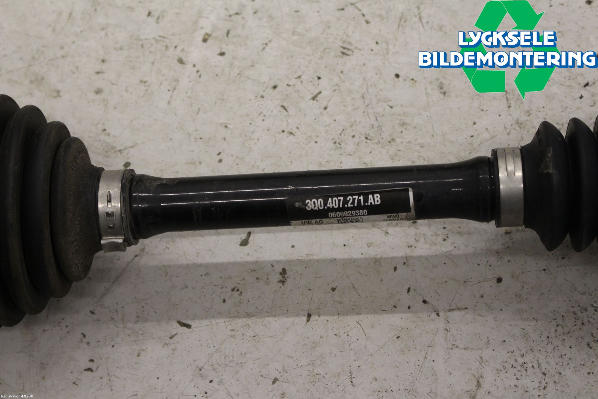 Volkswagen VW PASSAT 15-19 Drivaxel Fram Vänster
