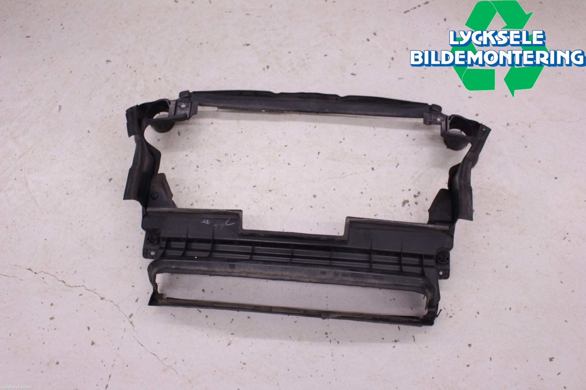 Mercedes-Benz MB ML (W164) 05-11 Kylarfäste-Ram-Balk