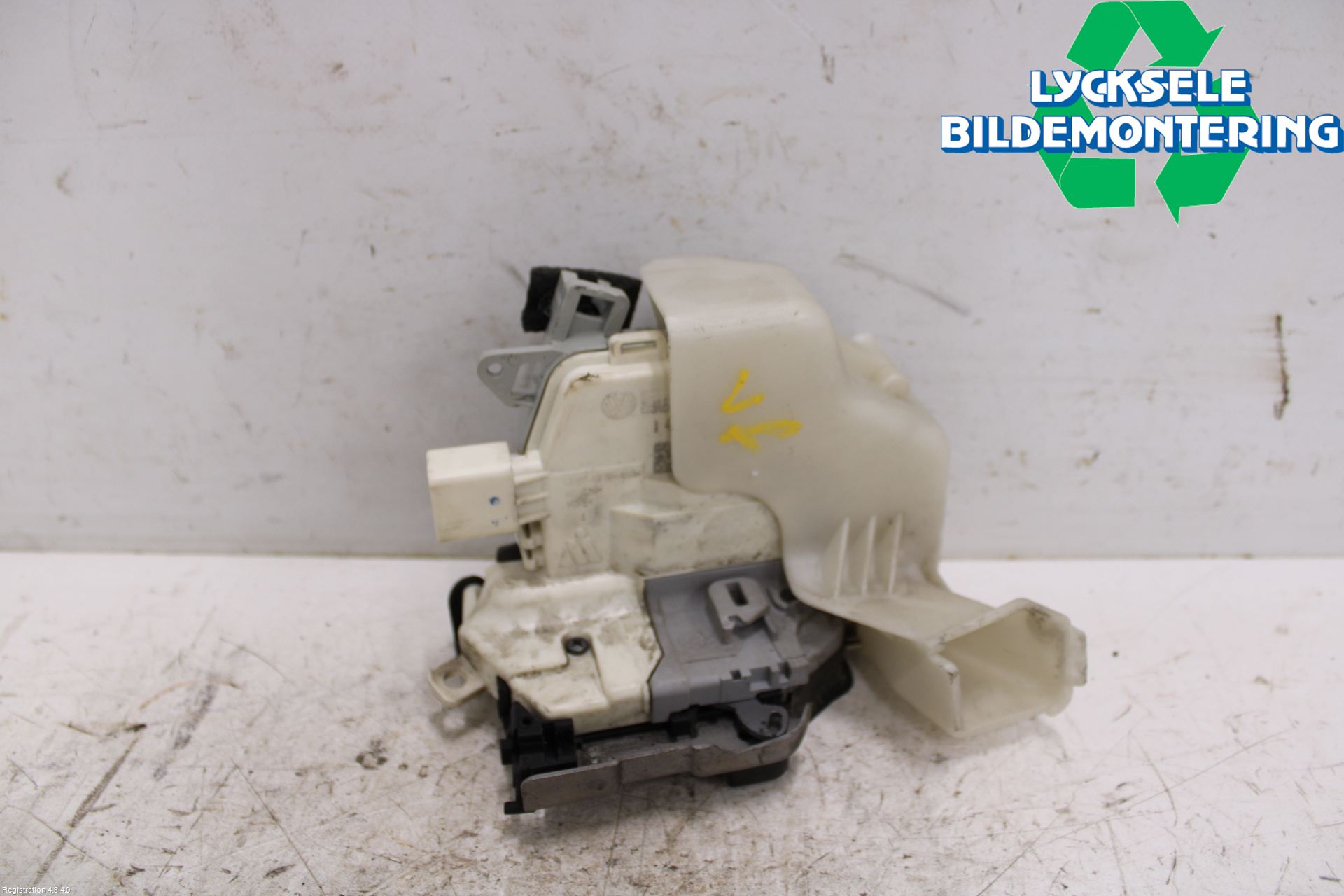 Audi A4 ALLROAD 09-16 Låskista-Dörrlås