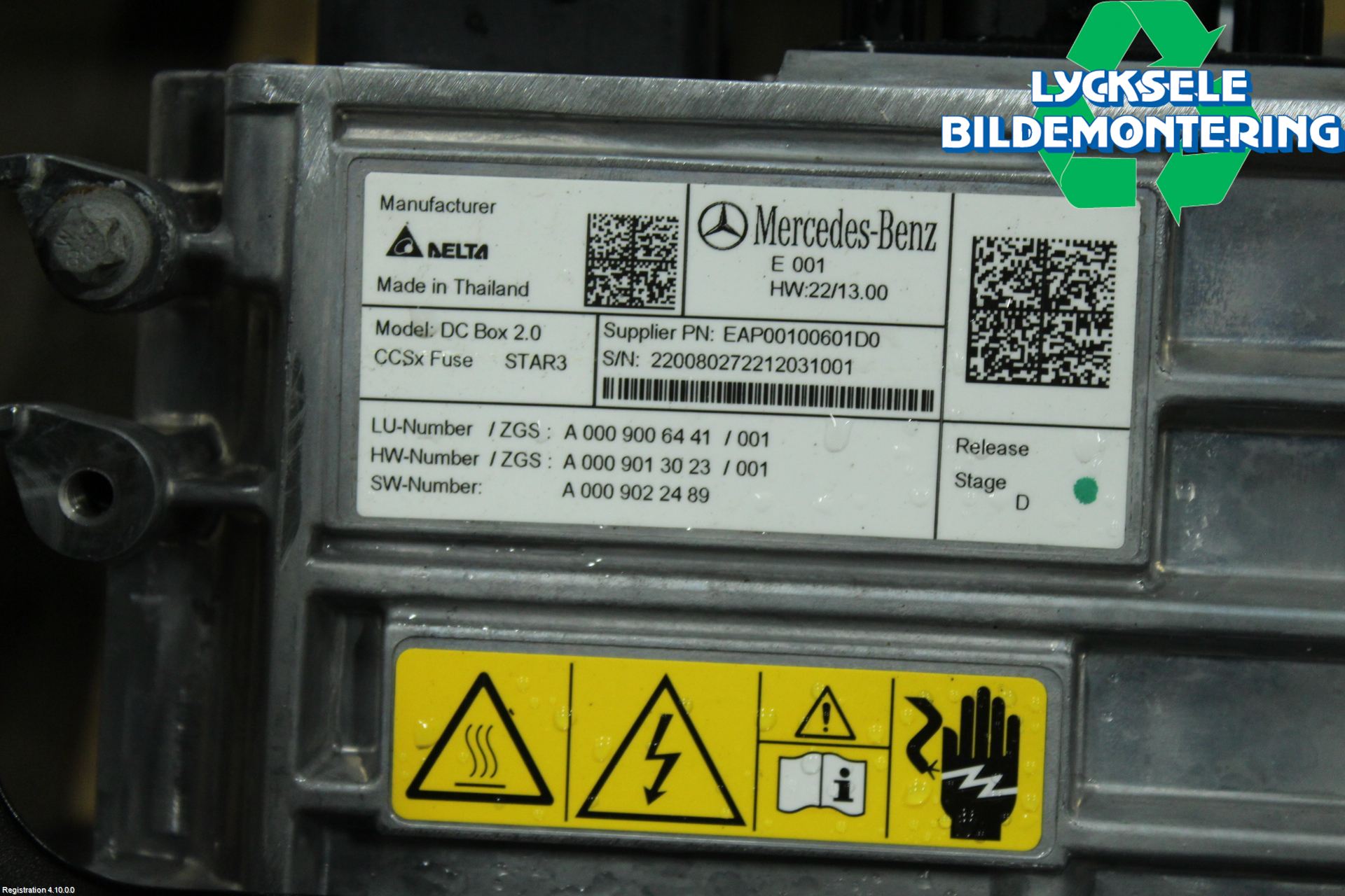 Mercedes-Benz MB EQE SUV (X294) 22- Inverter 12 -> 220 V