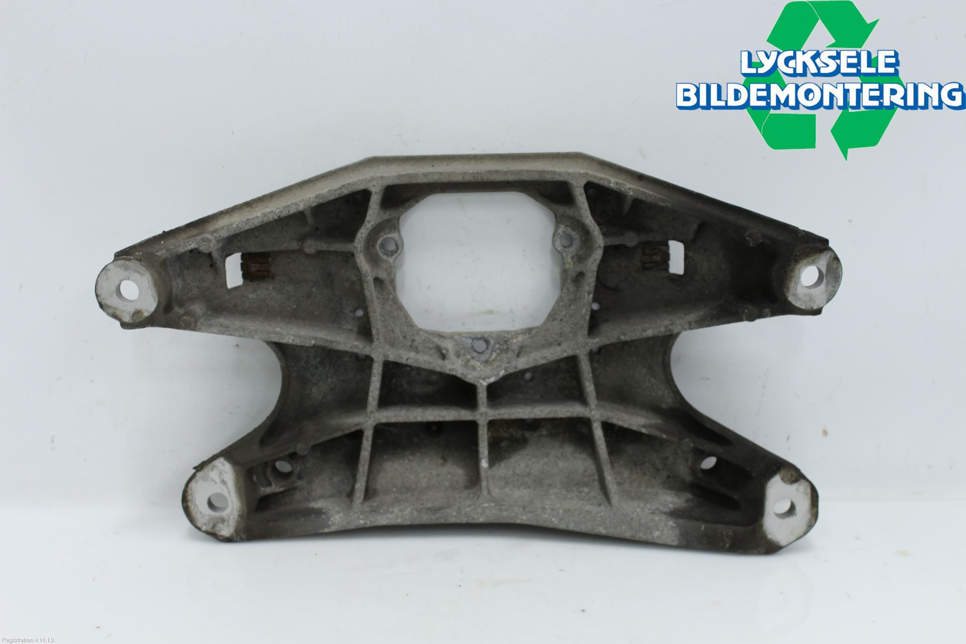 Audi A4 12-15 Växellådsbalk