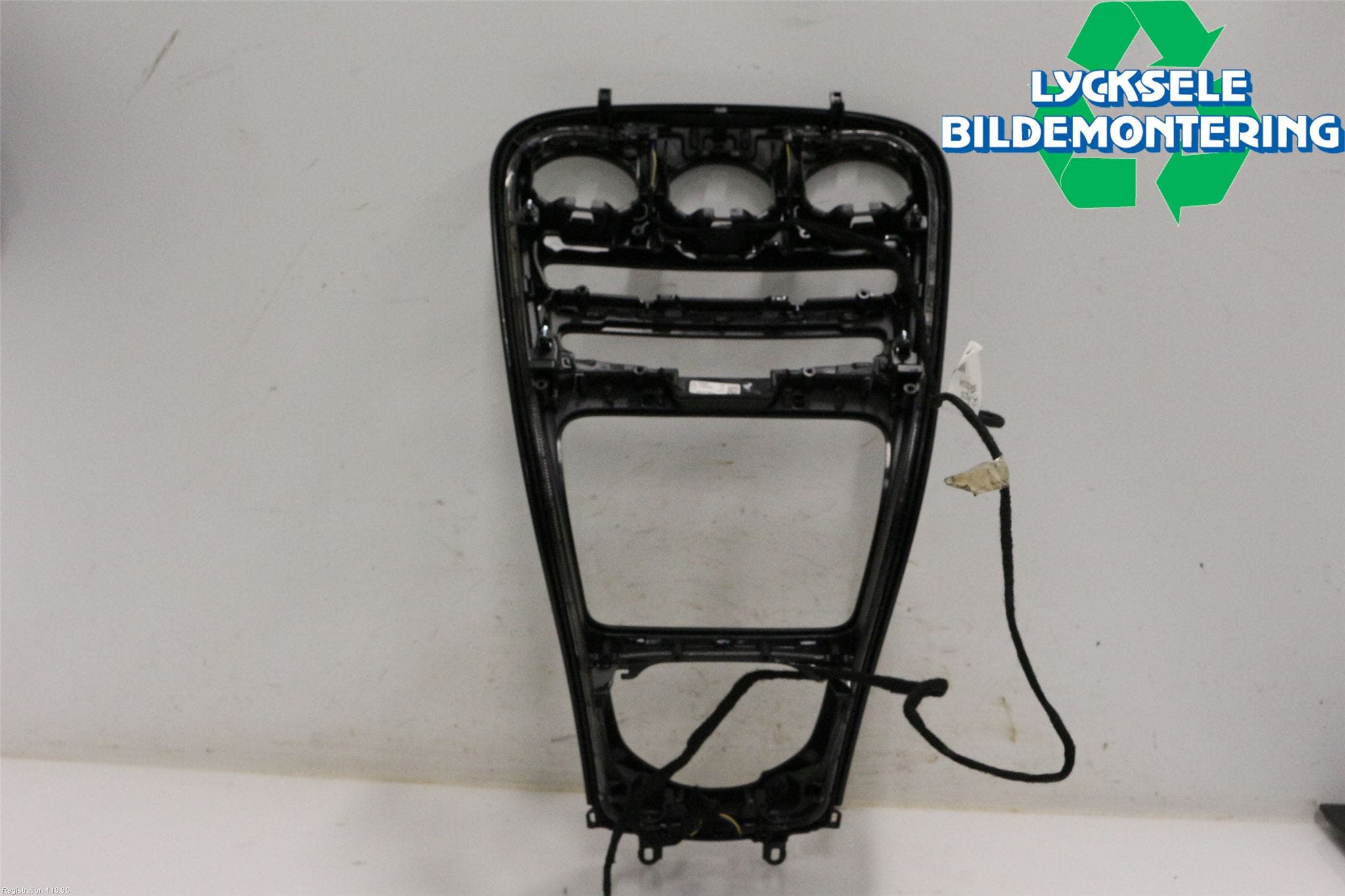 Mercedes-Benz MB C-KLASS (W205) 14-21 Instrumentkonsoll Mitt