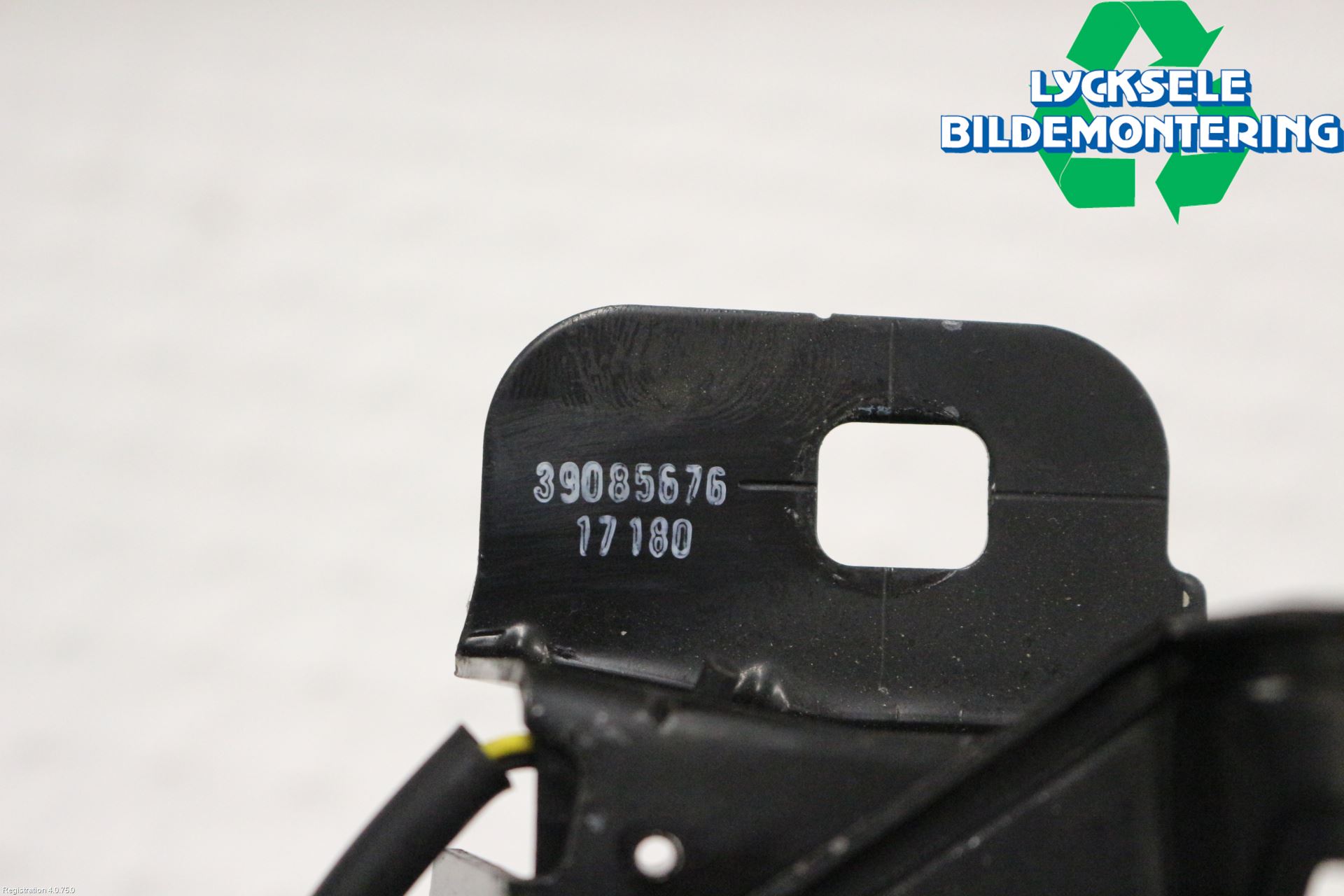 Opel ASTRA K 16-22 Huv Spärr