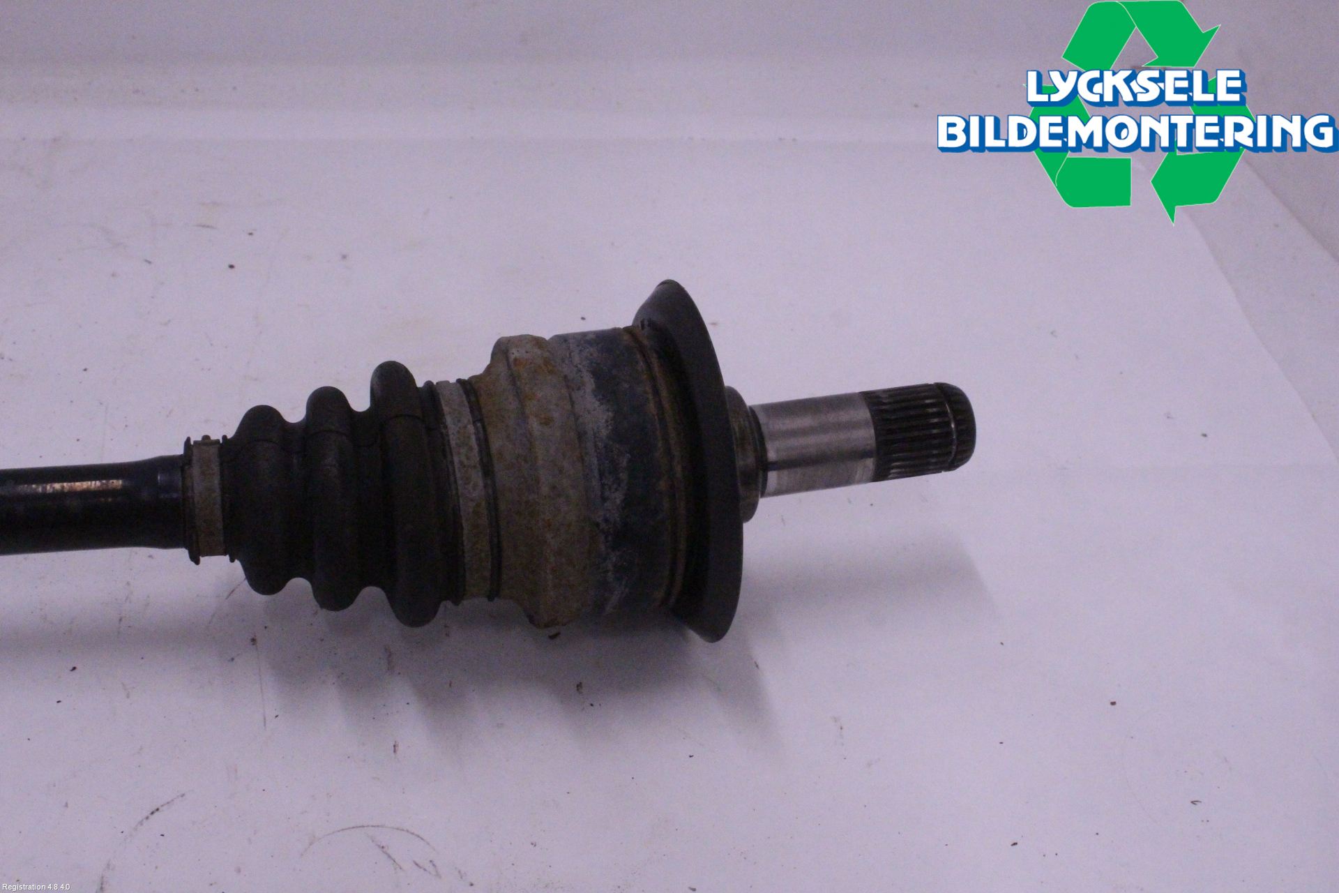 BMW 3 F30/F31/F80 12-19 Drivaxel Bak Vänster