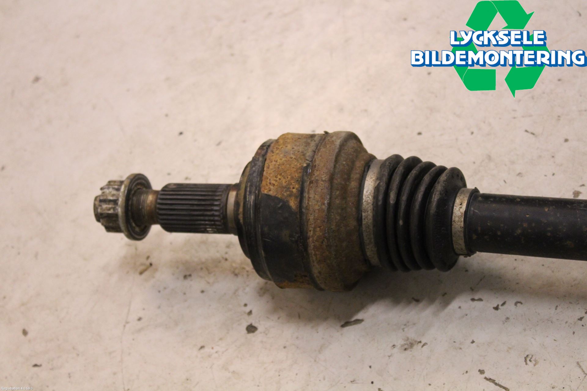 Volkswagen VW TOUAREG 7L 03-10 Drivaxel Bak Vänster