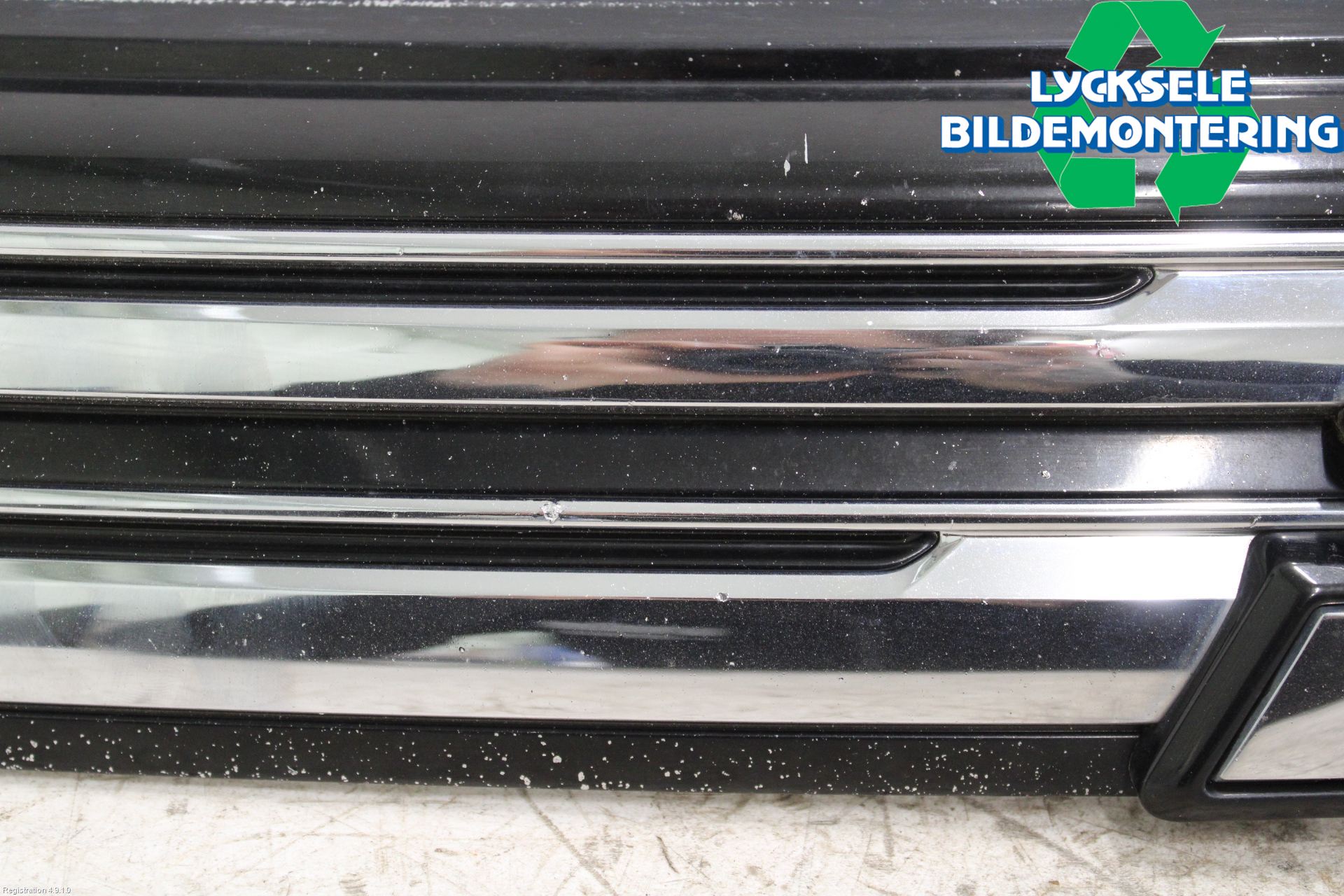 Mitsubishi OUTLANDER 13-21 Grill Komp