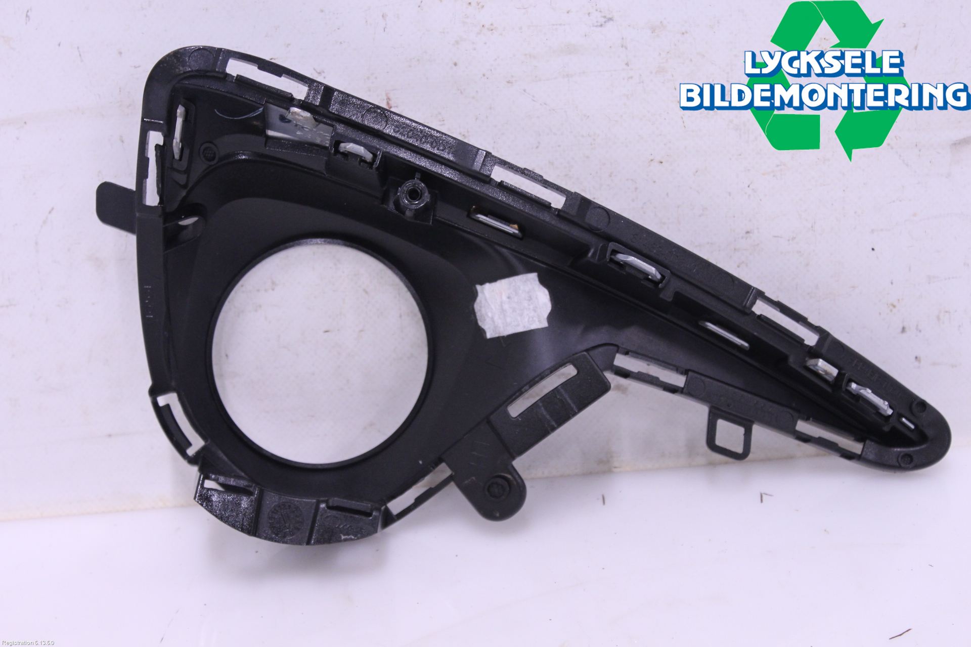 Toyota YARIS XP130 15-20 Dimljussarg Fram