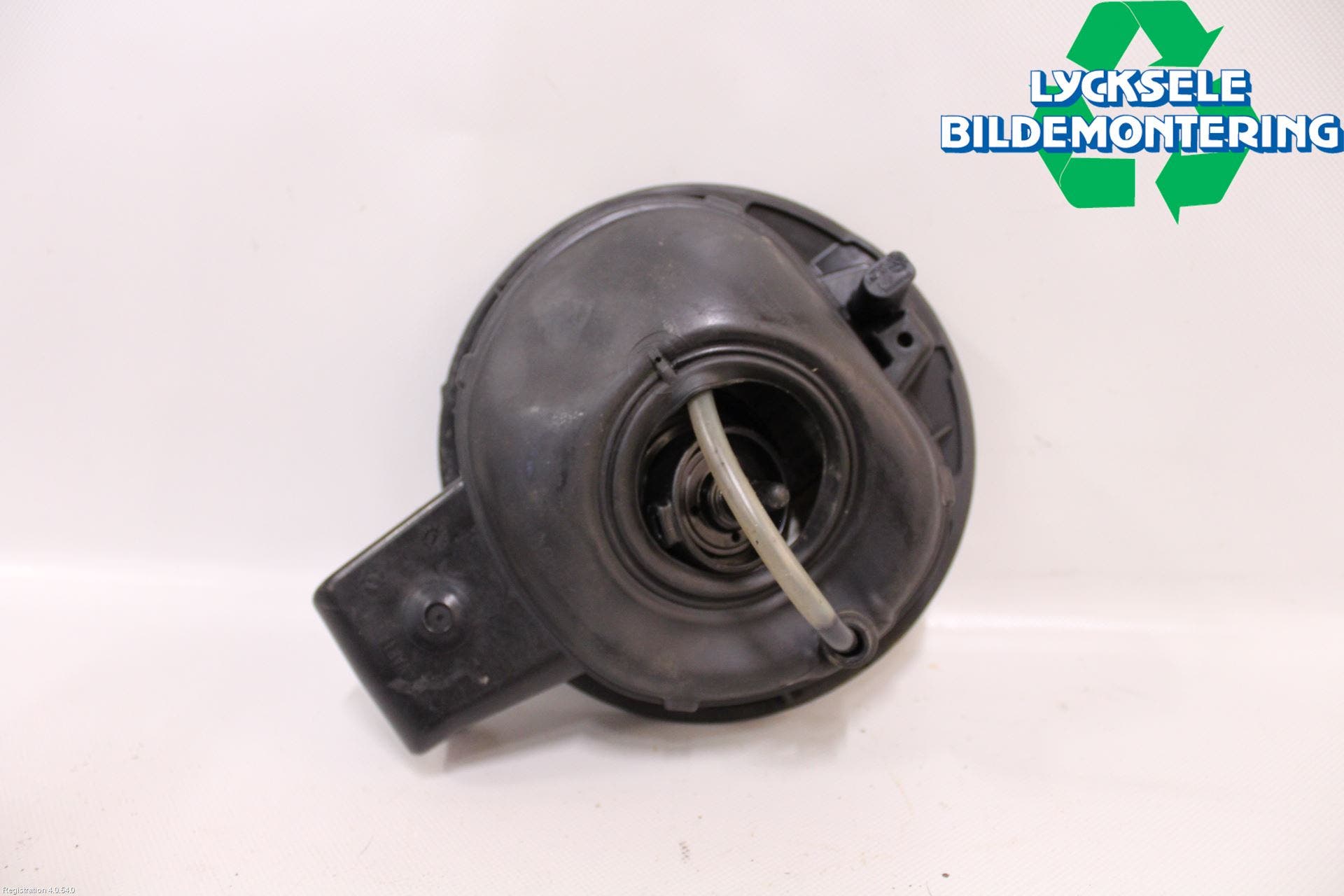 Volkswagen VW PASSAT 11-14 Tanklucka