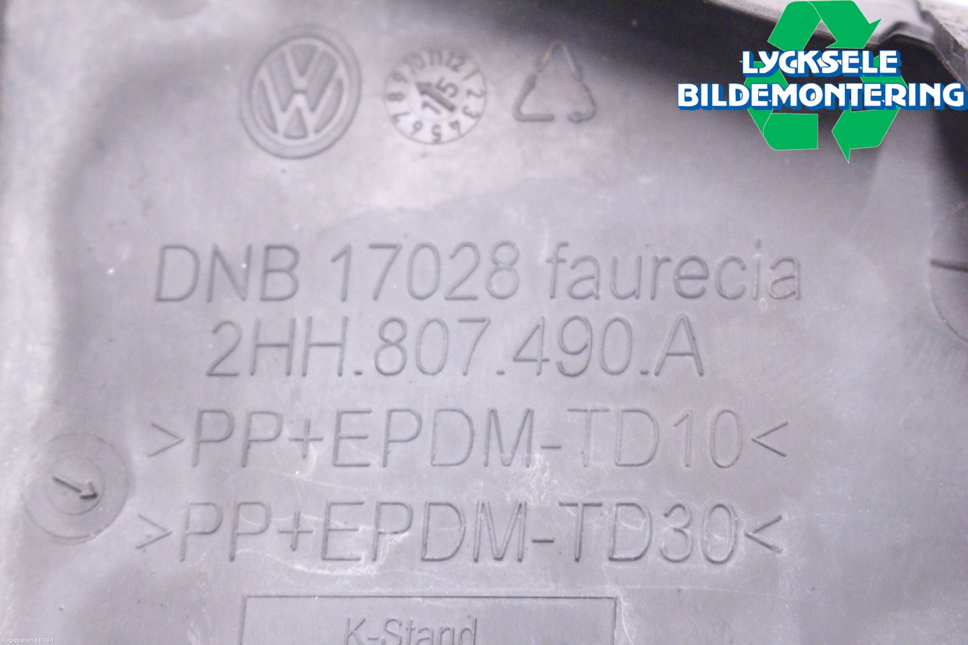 Volkswagen VW AMAROK 2H 10-22 Dimljussarg Fram