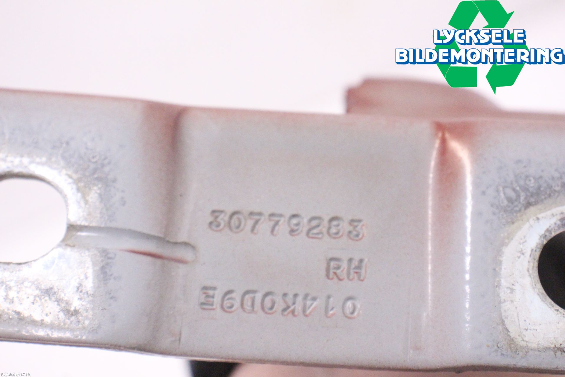 Volvo XC60 09-13 Huvgångjärn