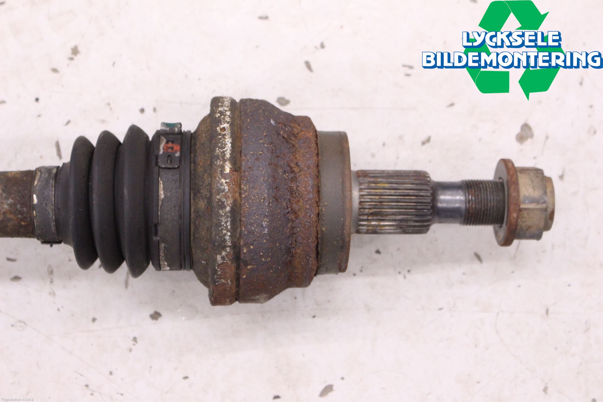 Mercedes-Benz MB ML (W164) 05-11 Drivaxel Bak Vänster