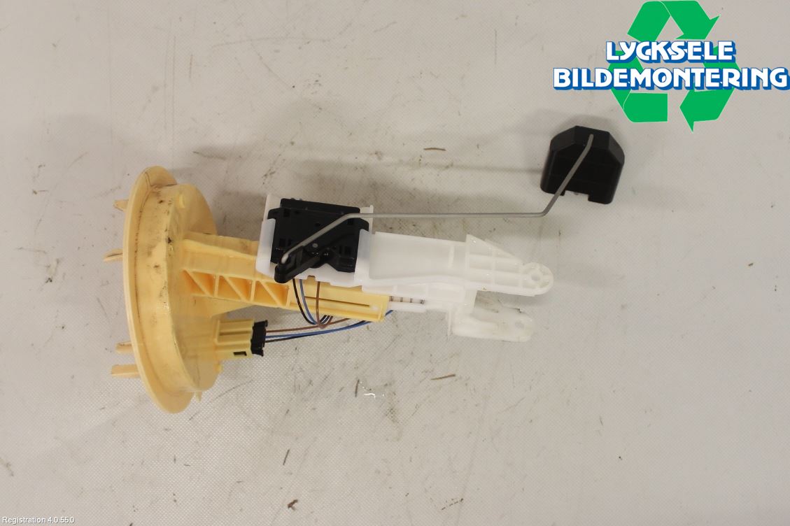 Volkswagen VW PASSAT 15-19 Givare Tank