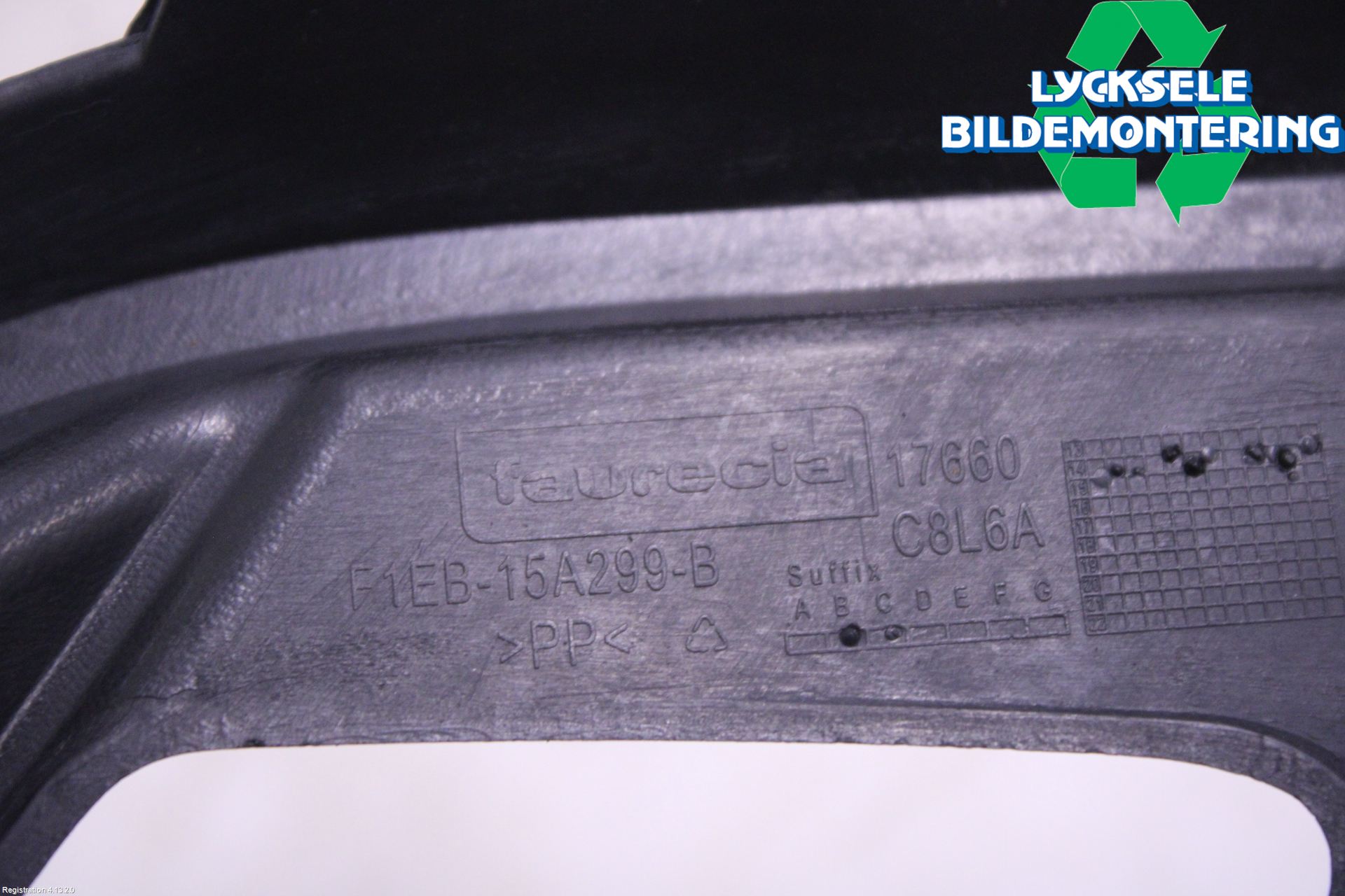 Ford FOCUS 15-18 Dimljussarg Fram