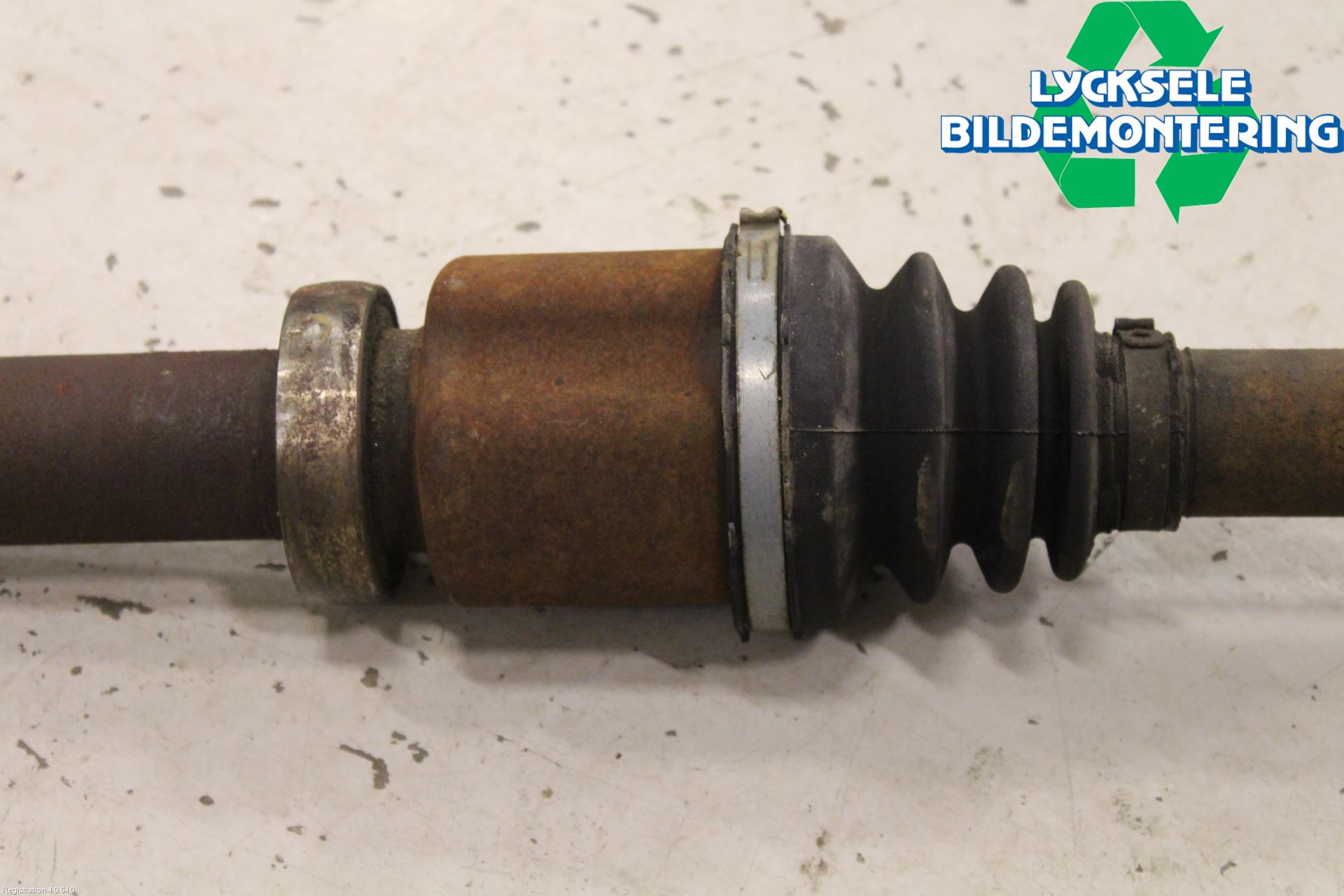 Ford FOCUS 11-14 Drivaxel Fram Höger