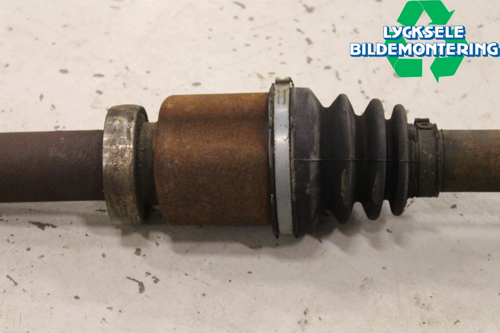 Ford FOCUS 11-14 Drivaxel Fram Höger