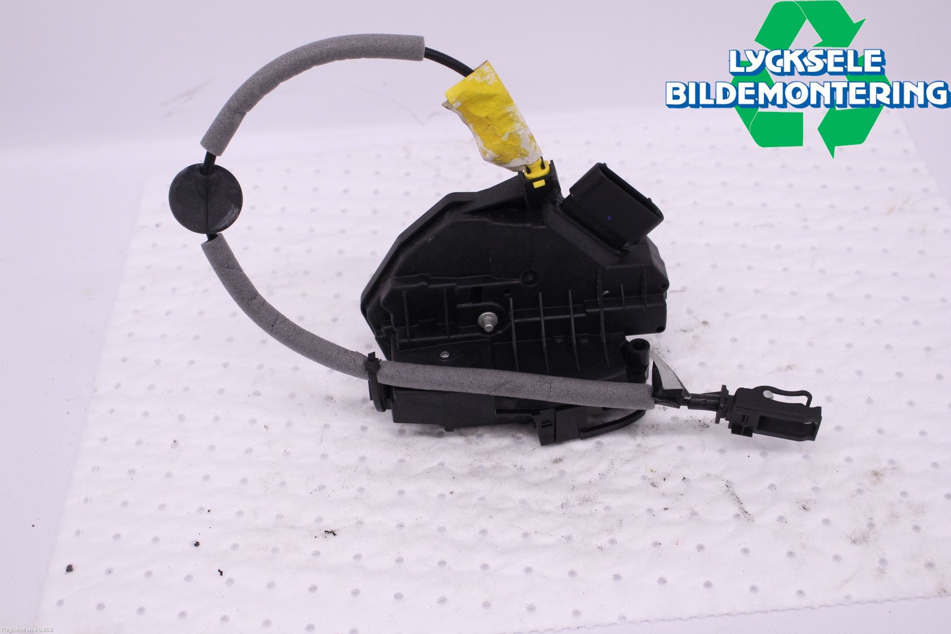 Ford KUGA 13-16 Låskista-Dörrlås