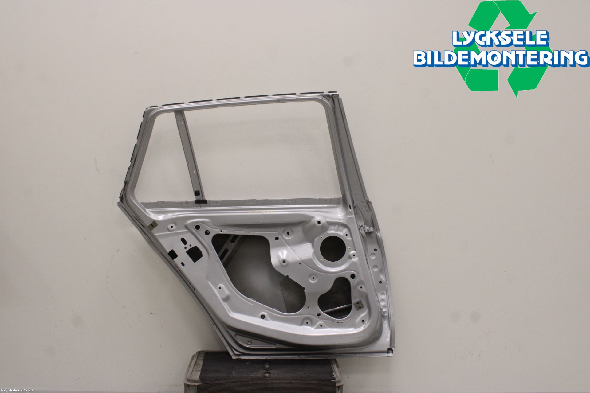 BMW 3 F30/F31/F80 12-19 Dörr Bak Vänster