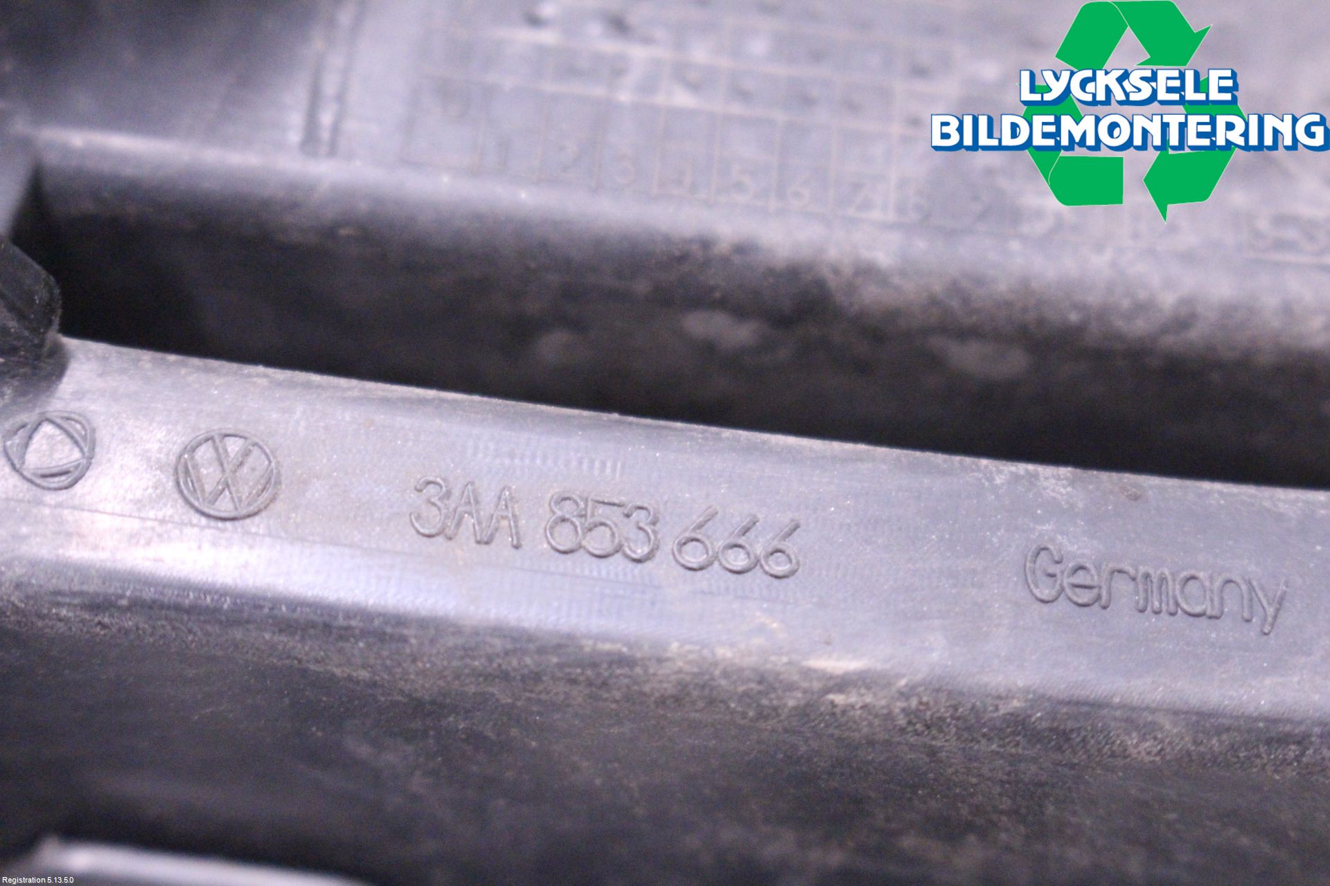 Volkswagen VW PASSAT 11-14 Dimljussarg Fram