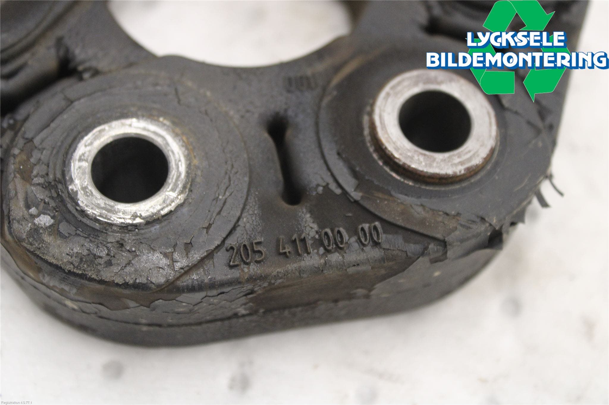 Mercedes-Benz MB C-KLASS (W205) 14-21 Mellanaxel Gummiknut