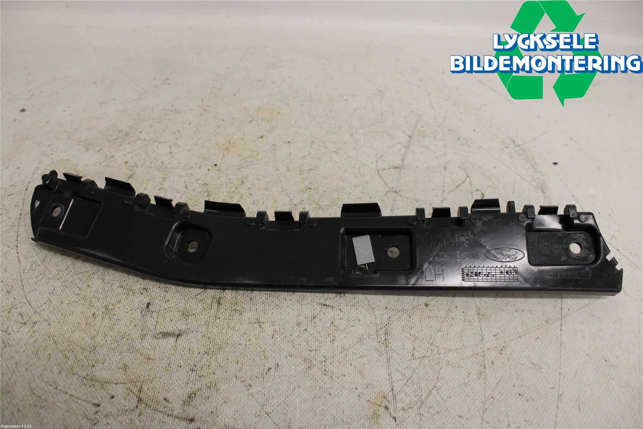 Ford KUGA 13-16 Stötfångarfäste Bak Vä