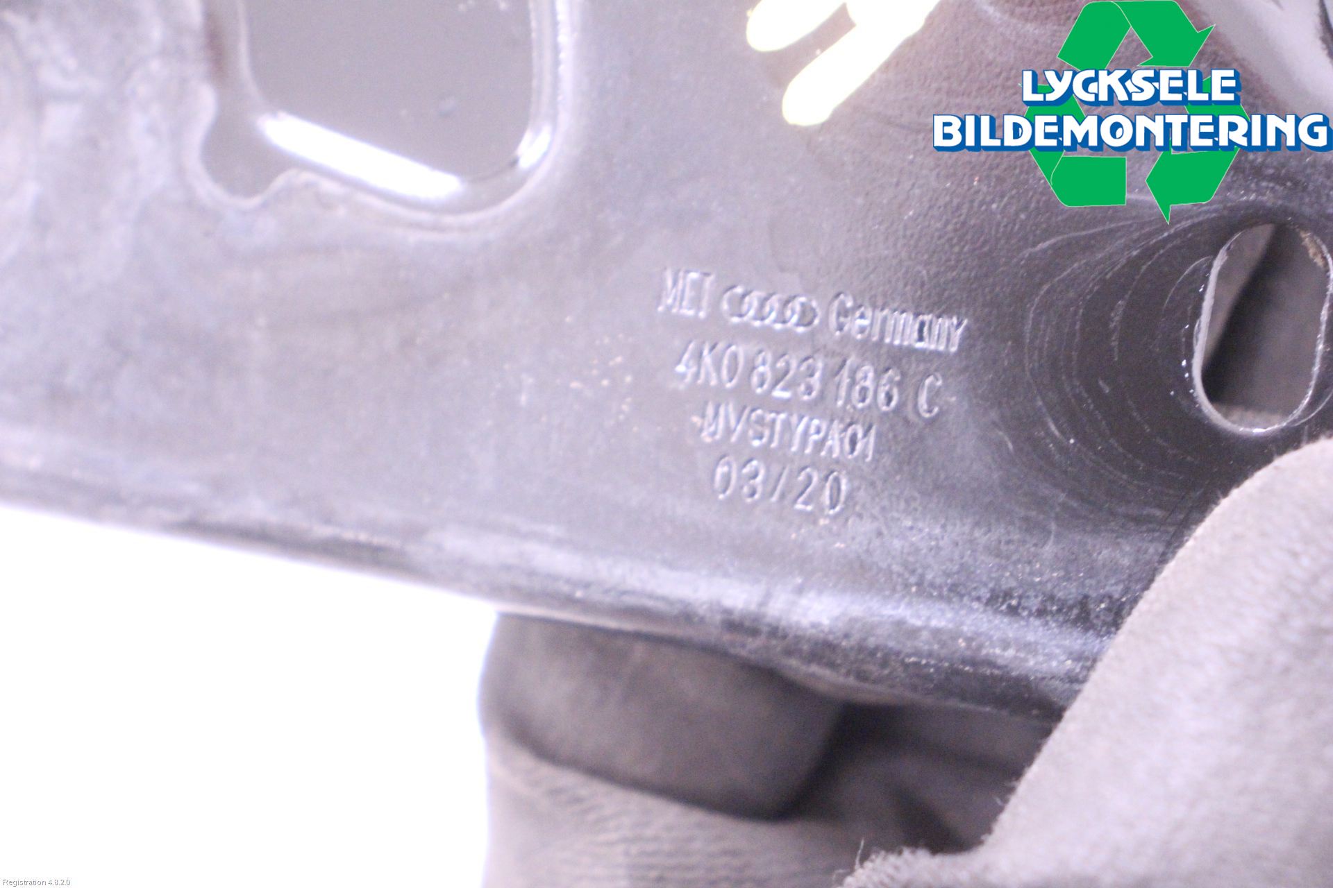 Audi A6 F2/C8 19- Huv Spärr