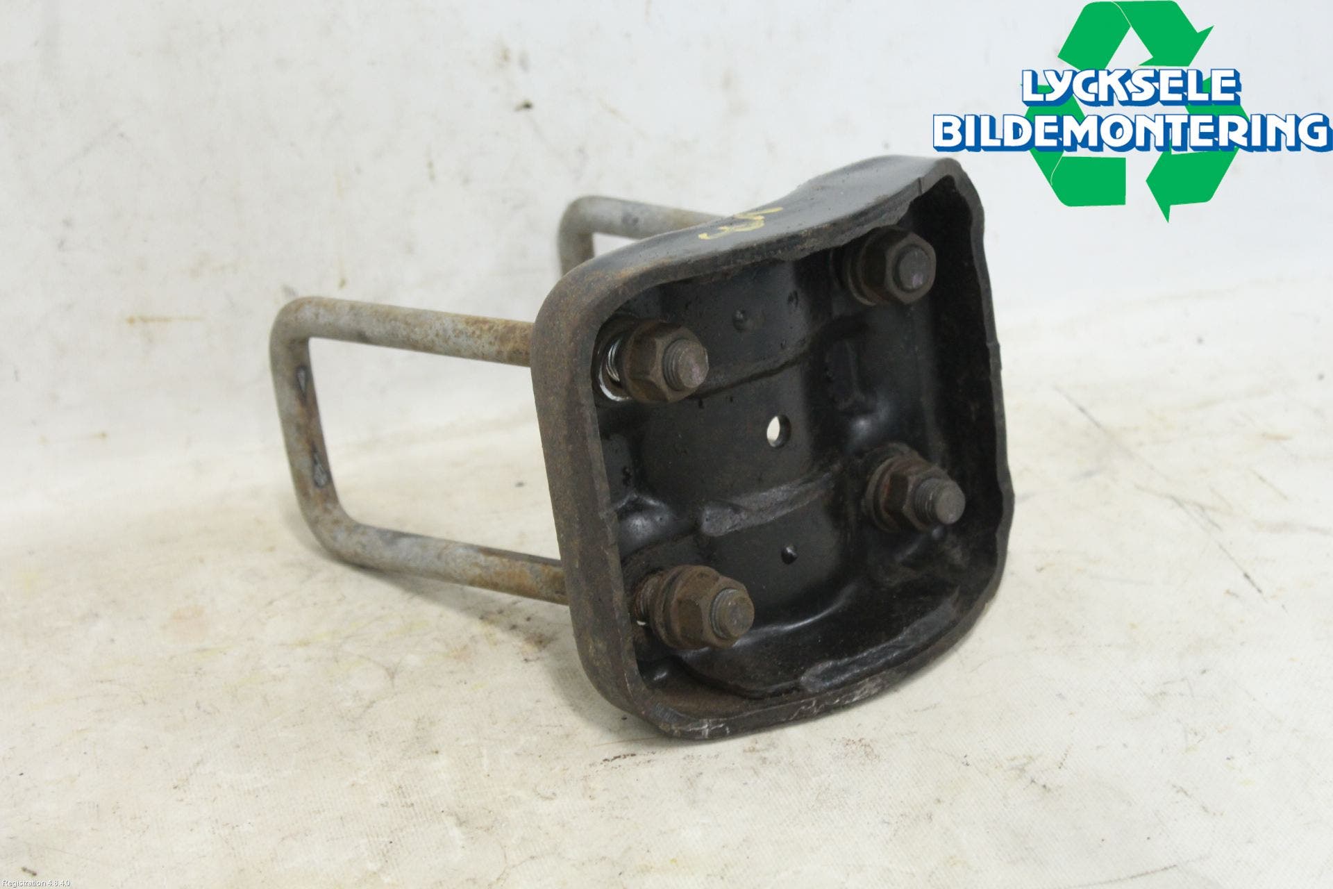 Toyota HILUX 16- Bladfjäderhänke Bak