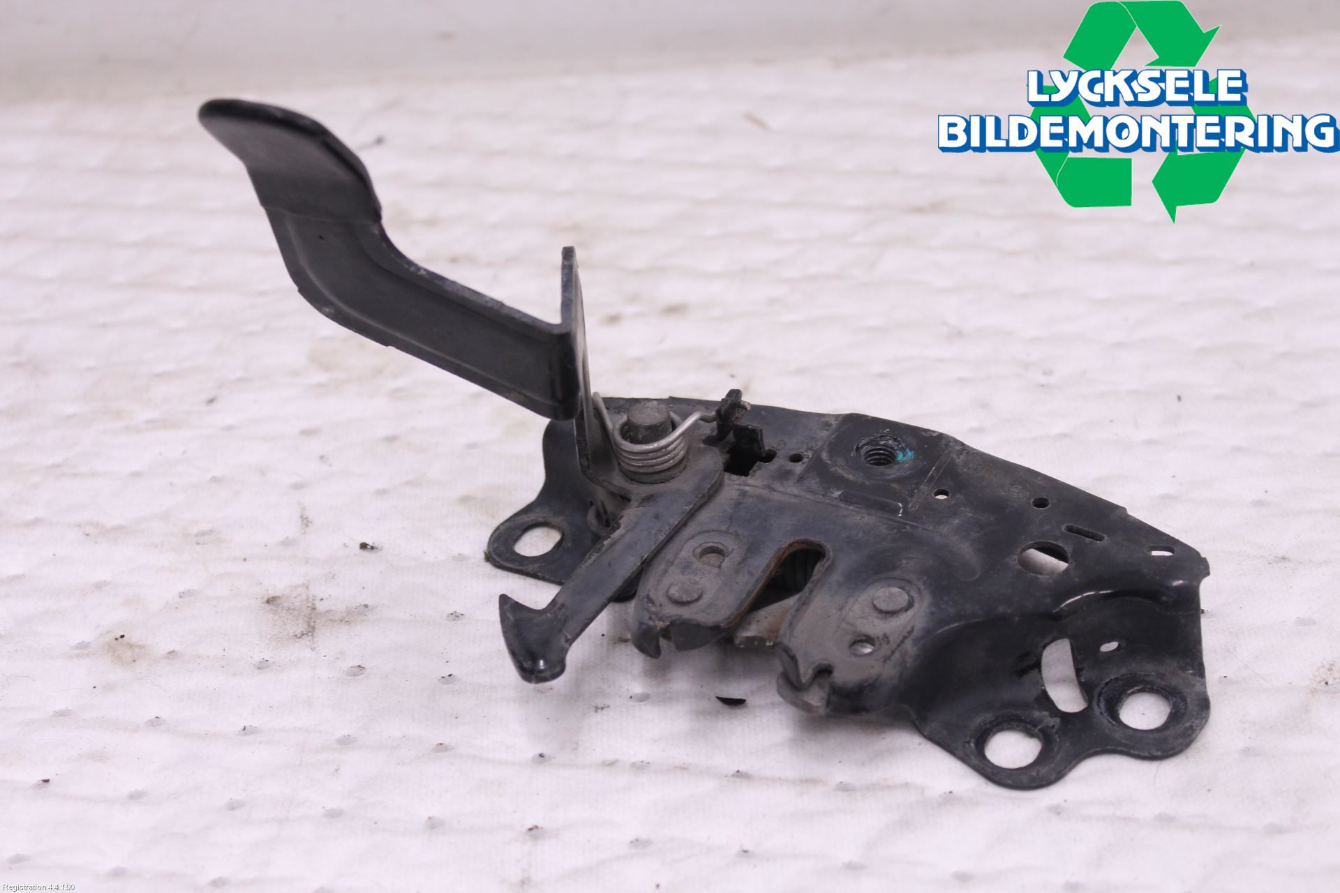 Nissan JUKE 14-19 Huvlås