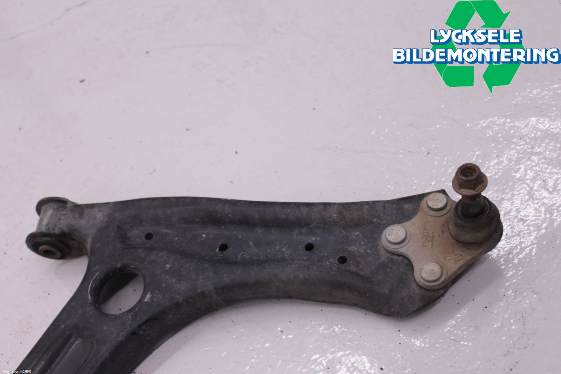 Volkswagen VW POLO 10-17 Bärarm Fram Undre Hö