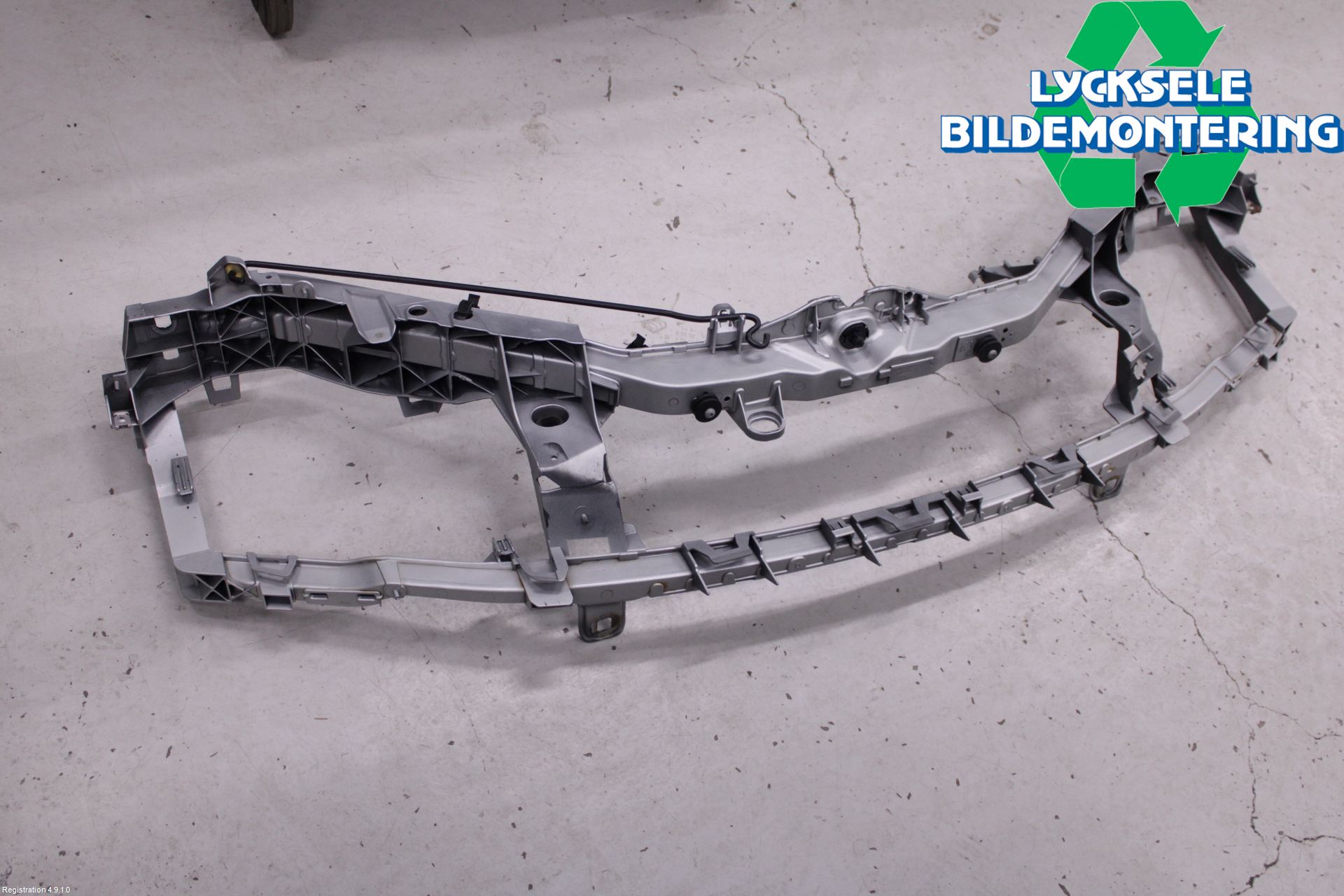 Ford FOCUS     04-07 Frontkorg