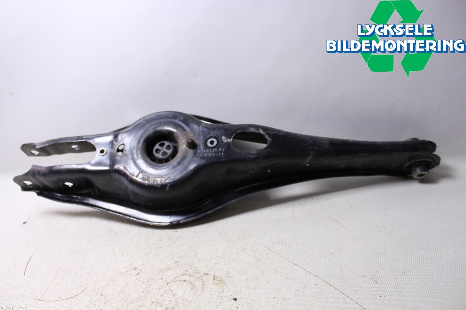 Volkswagen VW TIGUAN 16-24 Bärarm Bak Höger