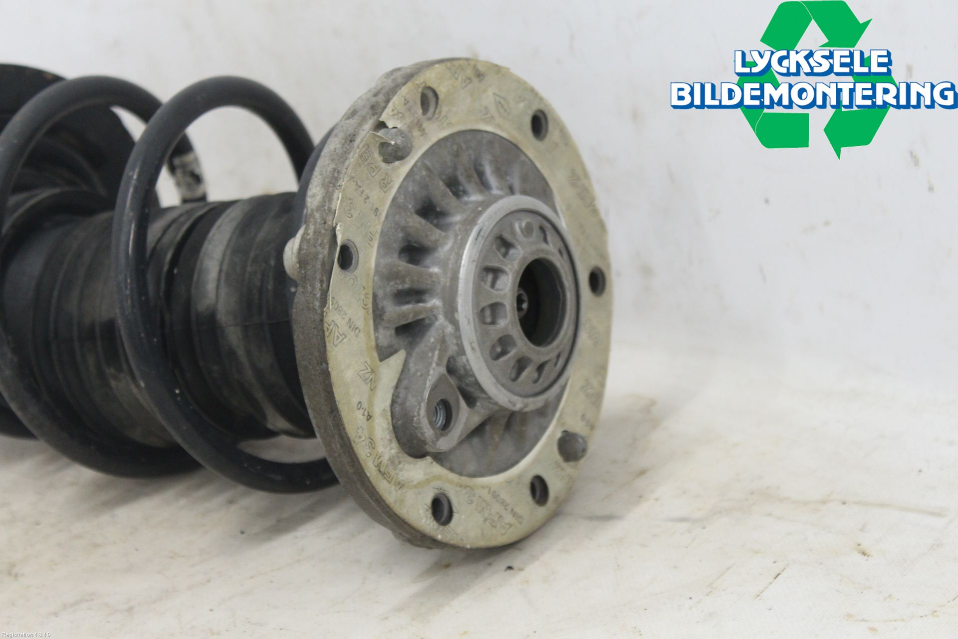 BMW 3 F30/F31/F80 12-19 Fjäderben Fram Vänster