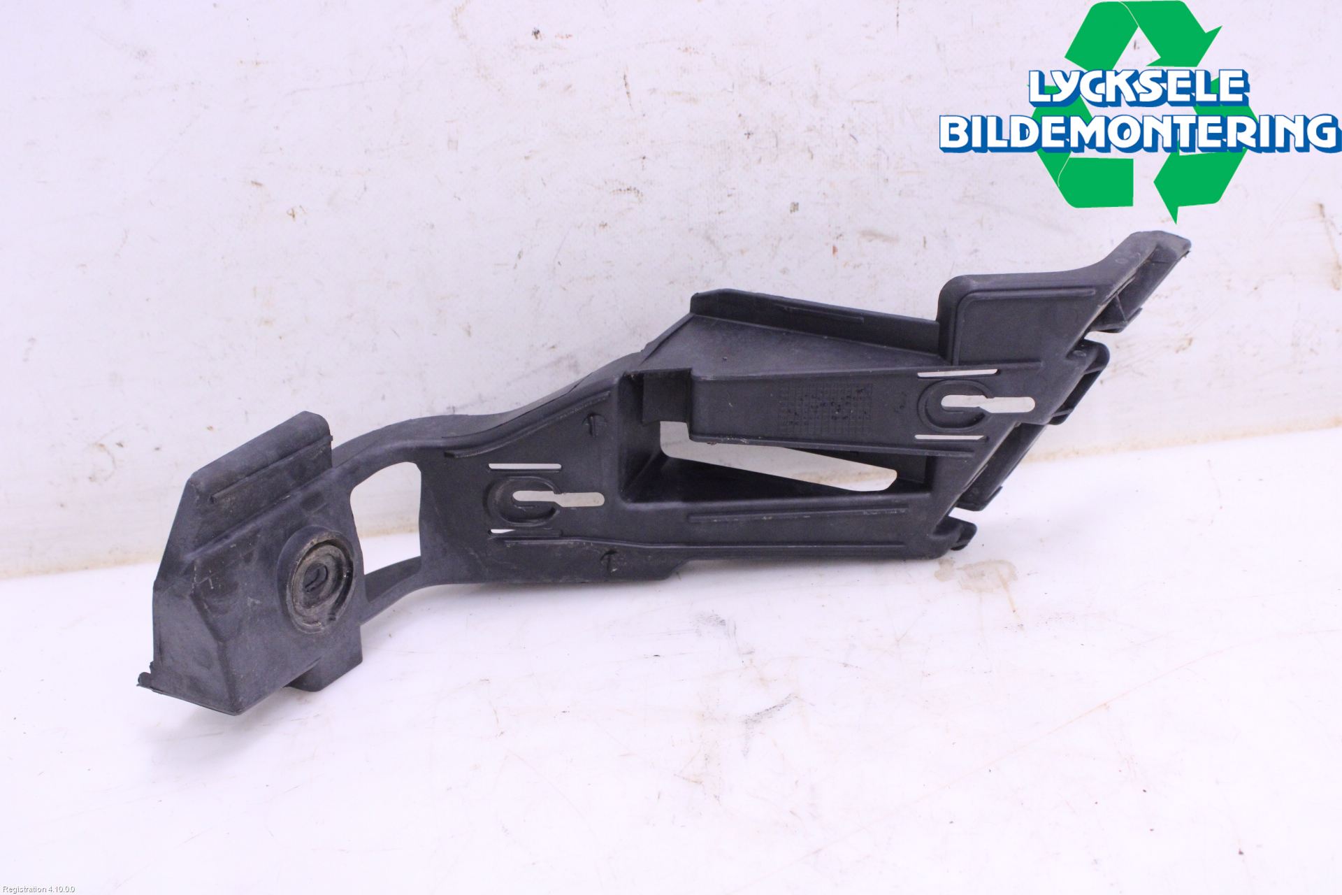 Volkswagen VW GOLF V 04-09 Stötfångarfäste Bak Hö