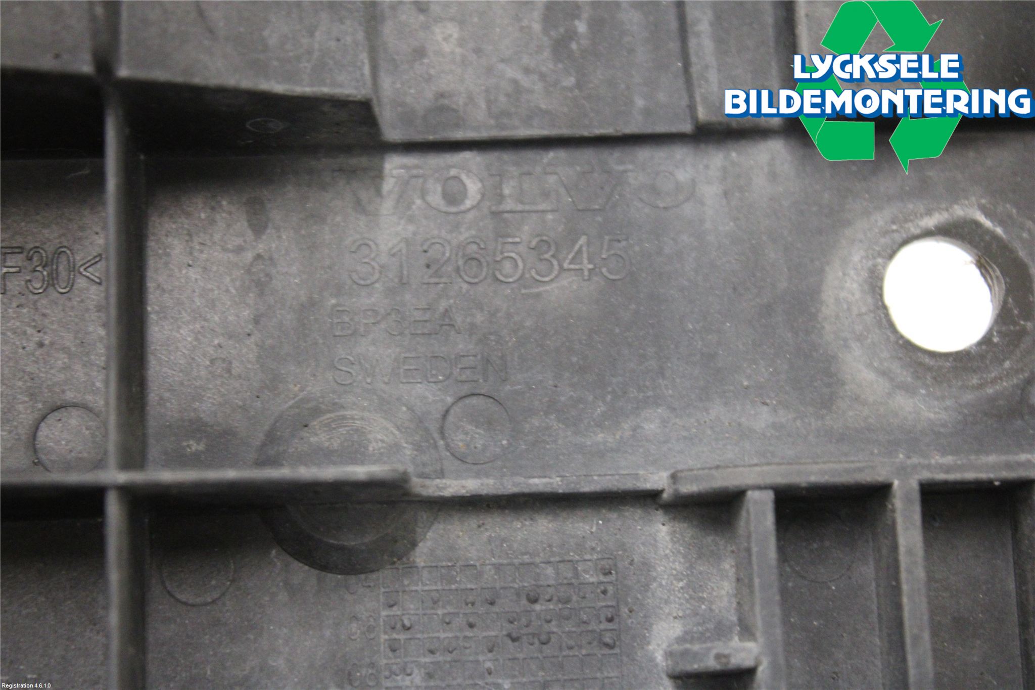 Volvo V70 08-13 Stötfångarfäste Fram Hö