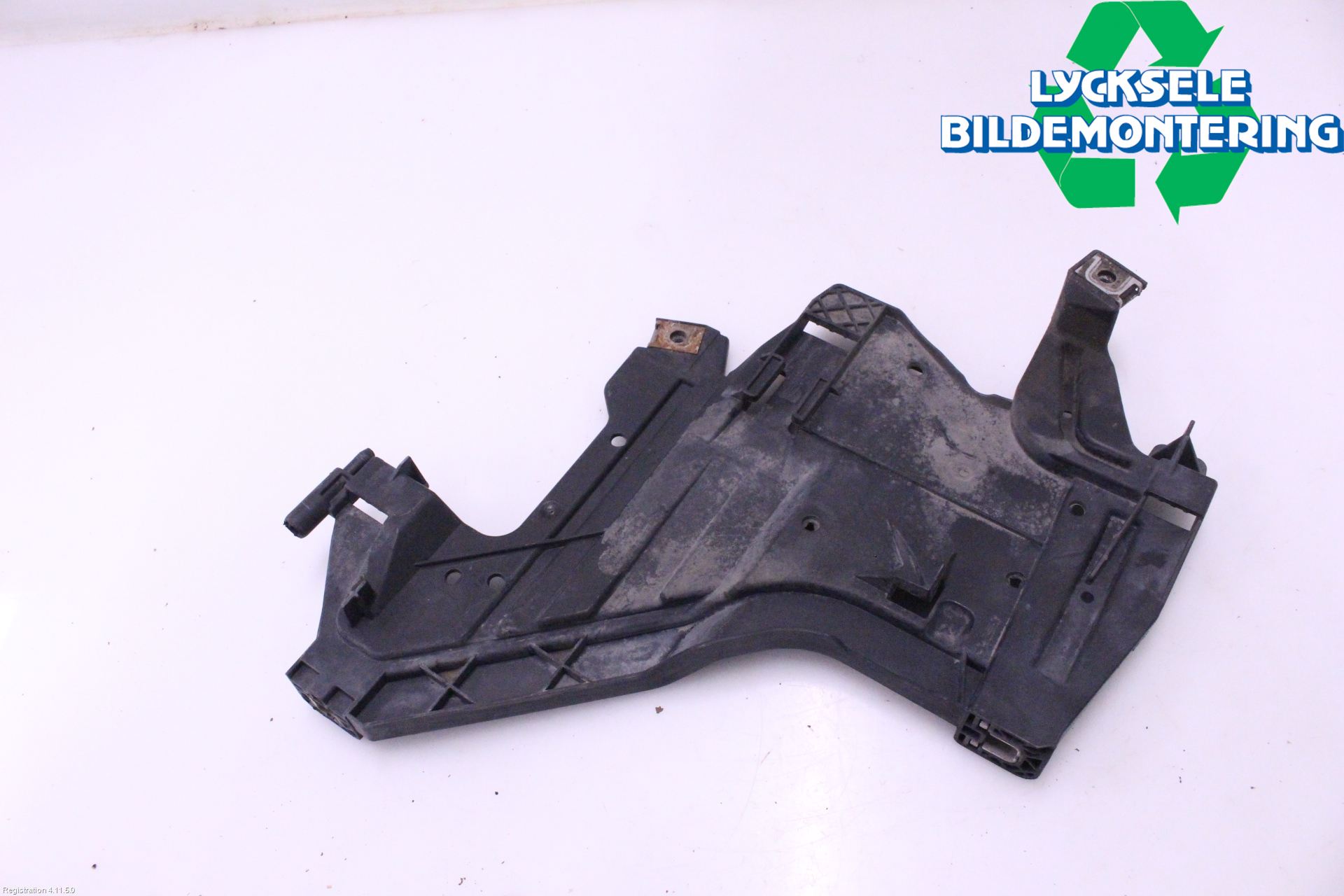 Audi A4/S4 08-11 Strålkast Fästsarg